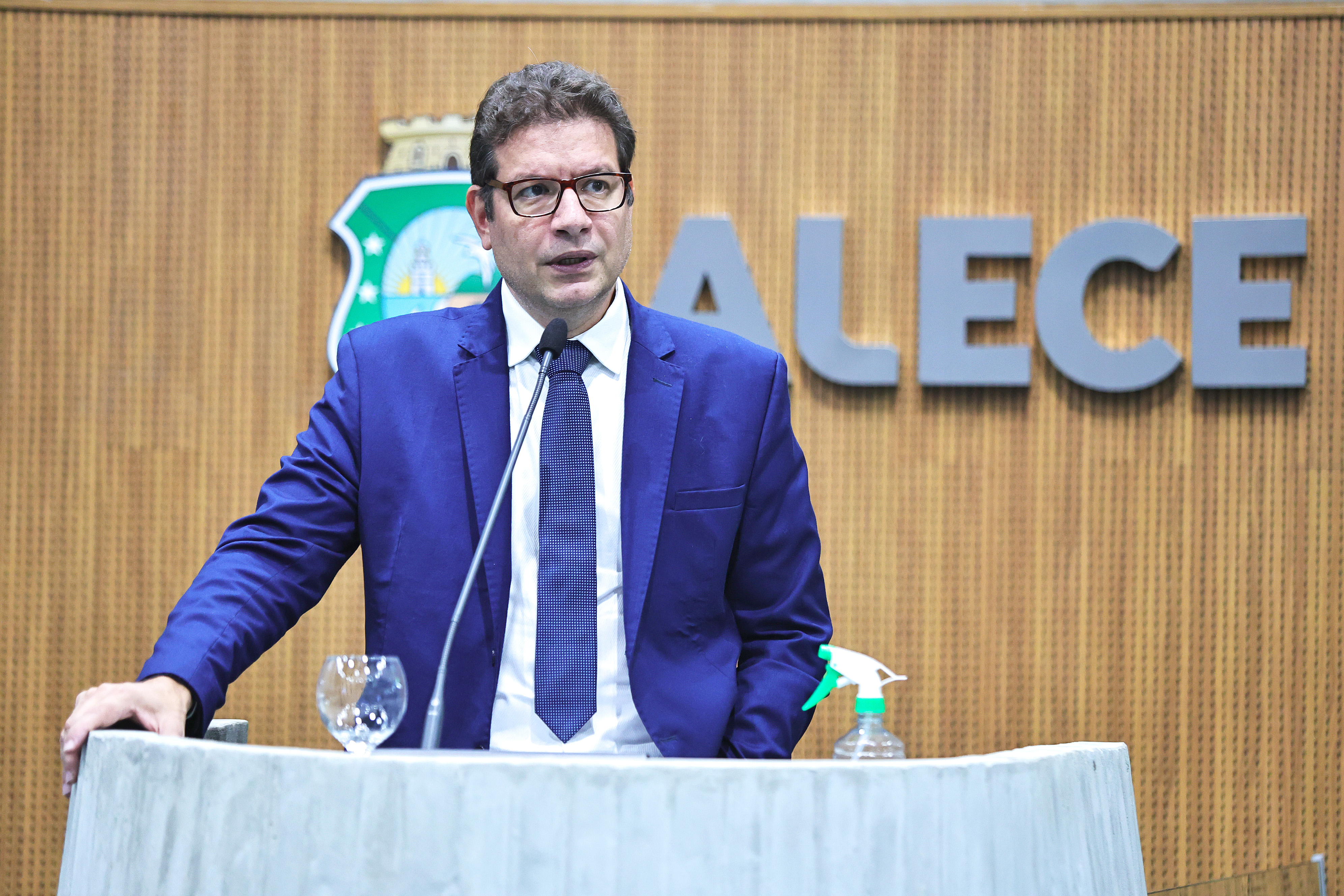 Deputado Renato Roseno (Psol) em pronunciamento durante a ordem do dia