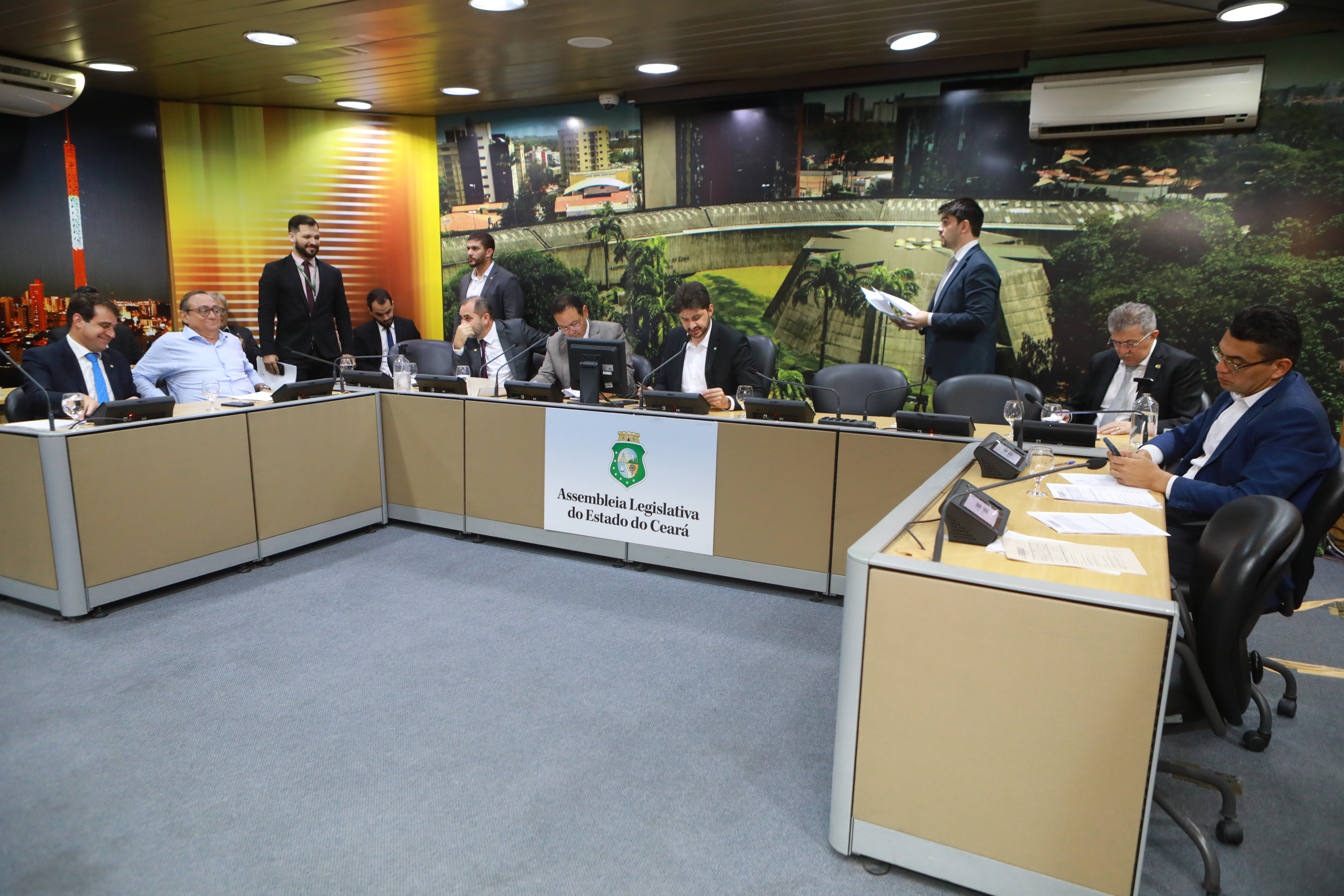 Reuniões das comissões técnicas ocorreram na tarde desta terça-feira (01/04)