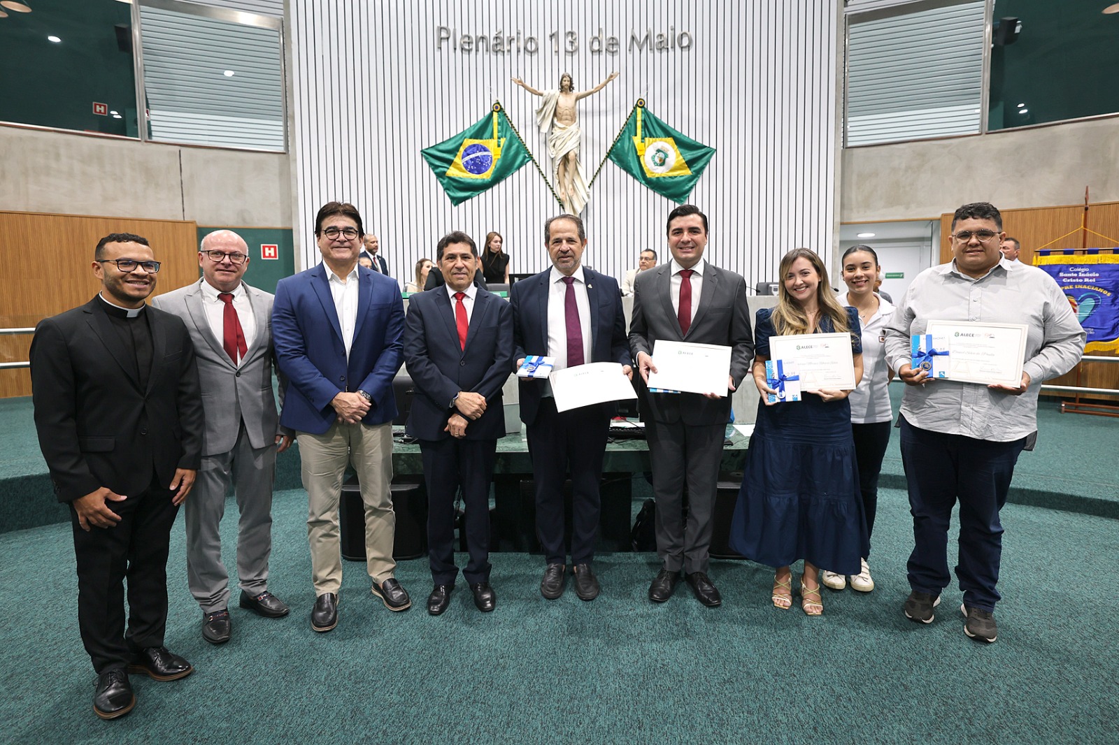 Colégio Santo Inácio celebra 65 anos em solenidade na Alece