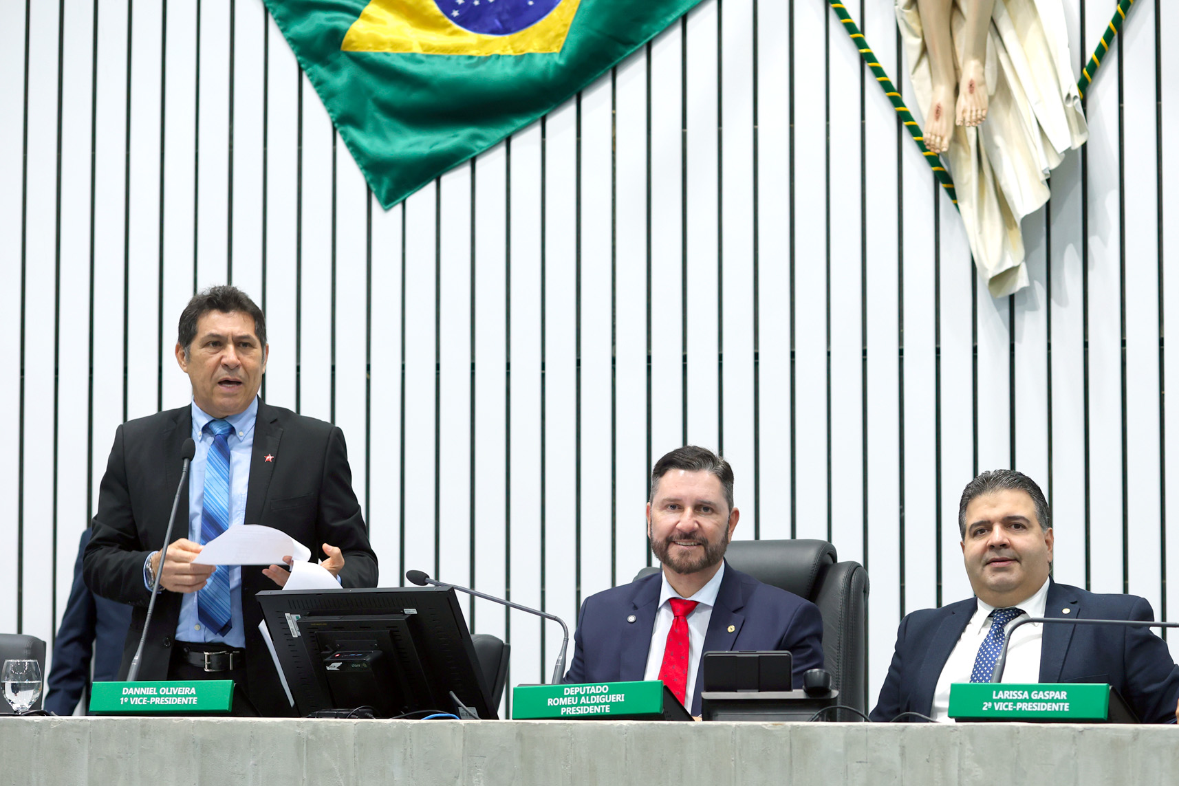 O deputado De Assis Diniz (PT) fez a leitura das matérias.