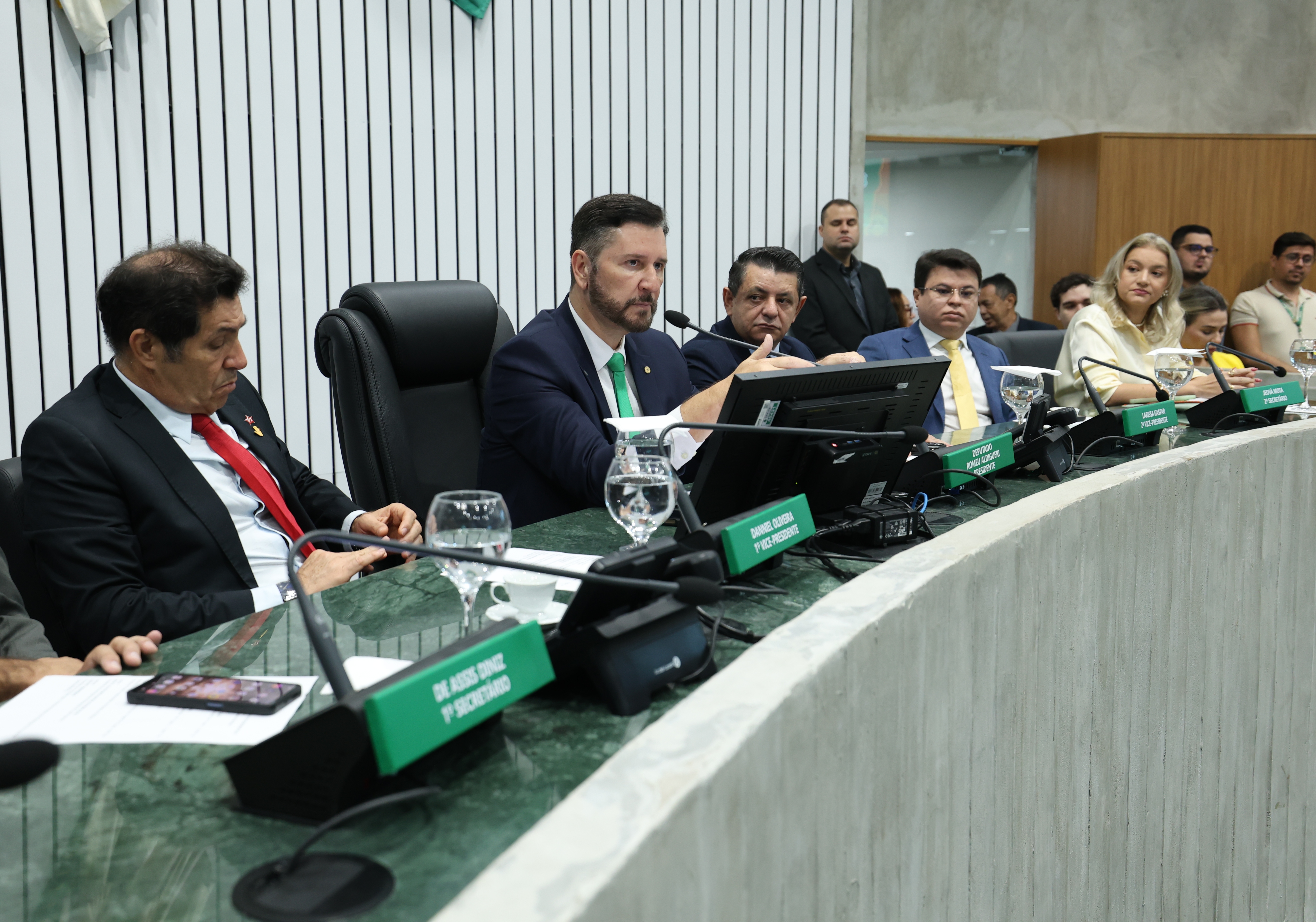 Presidente Romeu Aldigueri na sessão solene em comemoração ao Dia do Prefeito