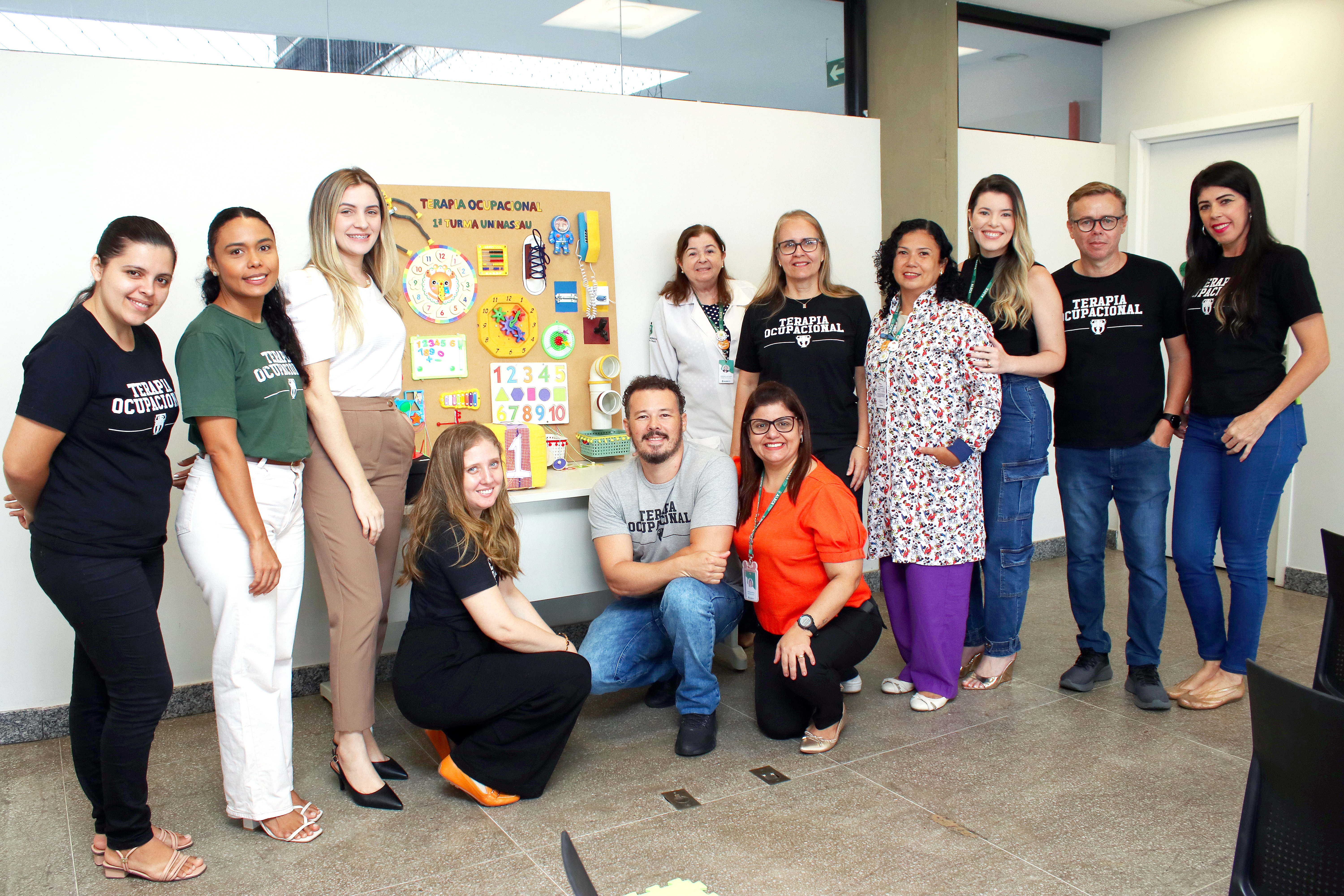 Turma de estudantes visita Alece para desenvolvimento de projeto de extensão