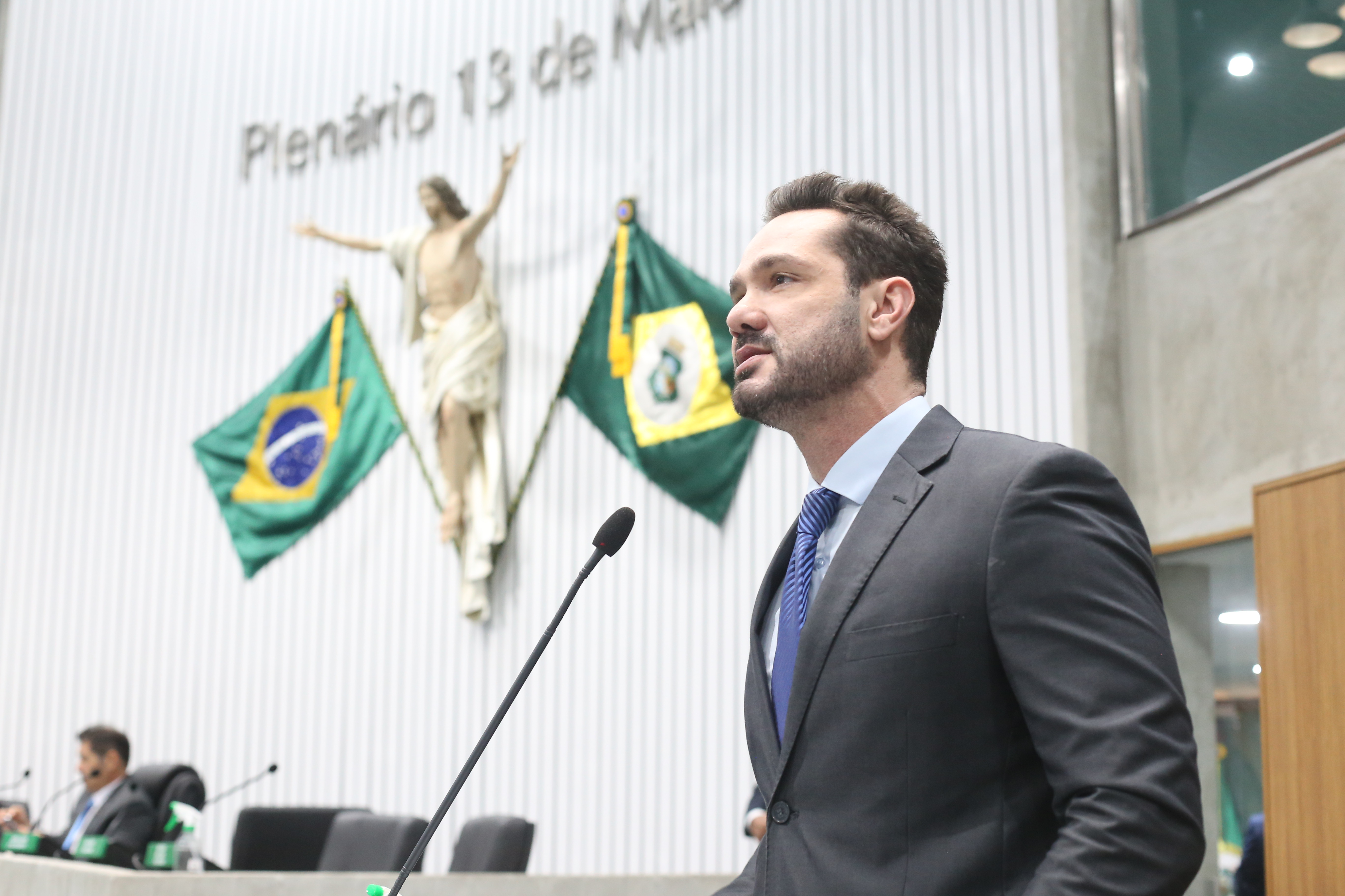 Deputado Guilherme Bismarck (PSB) em pronunciamento durante o segundo expediente desta quinta-feira (24/04)