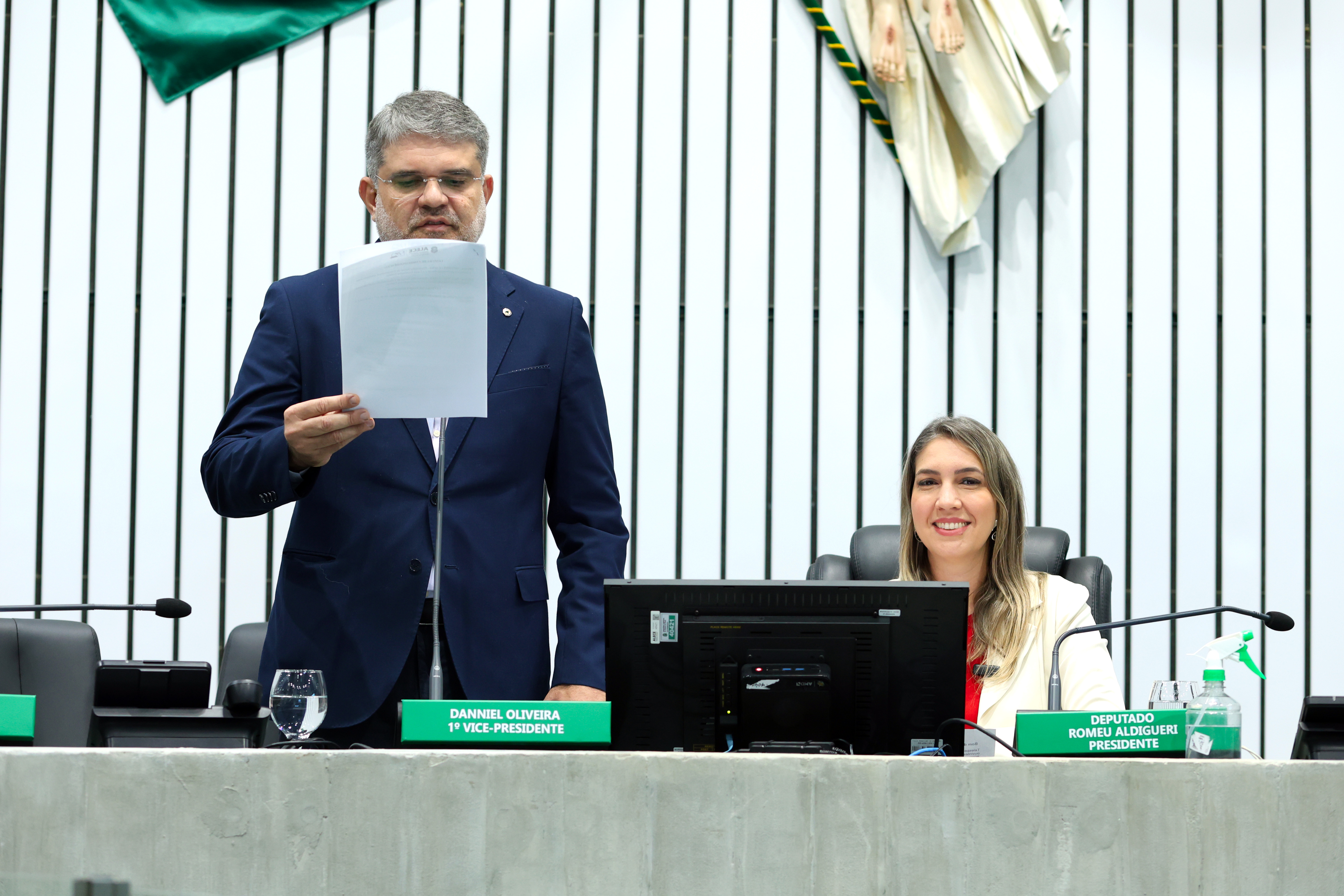 A leitura do expediente foi feita pelo deputado Leonardo Pinheiro (Progressistas)