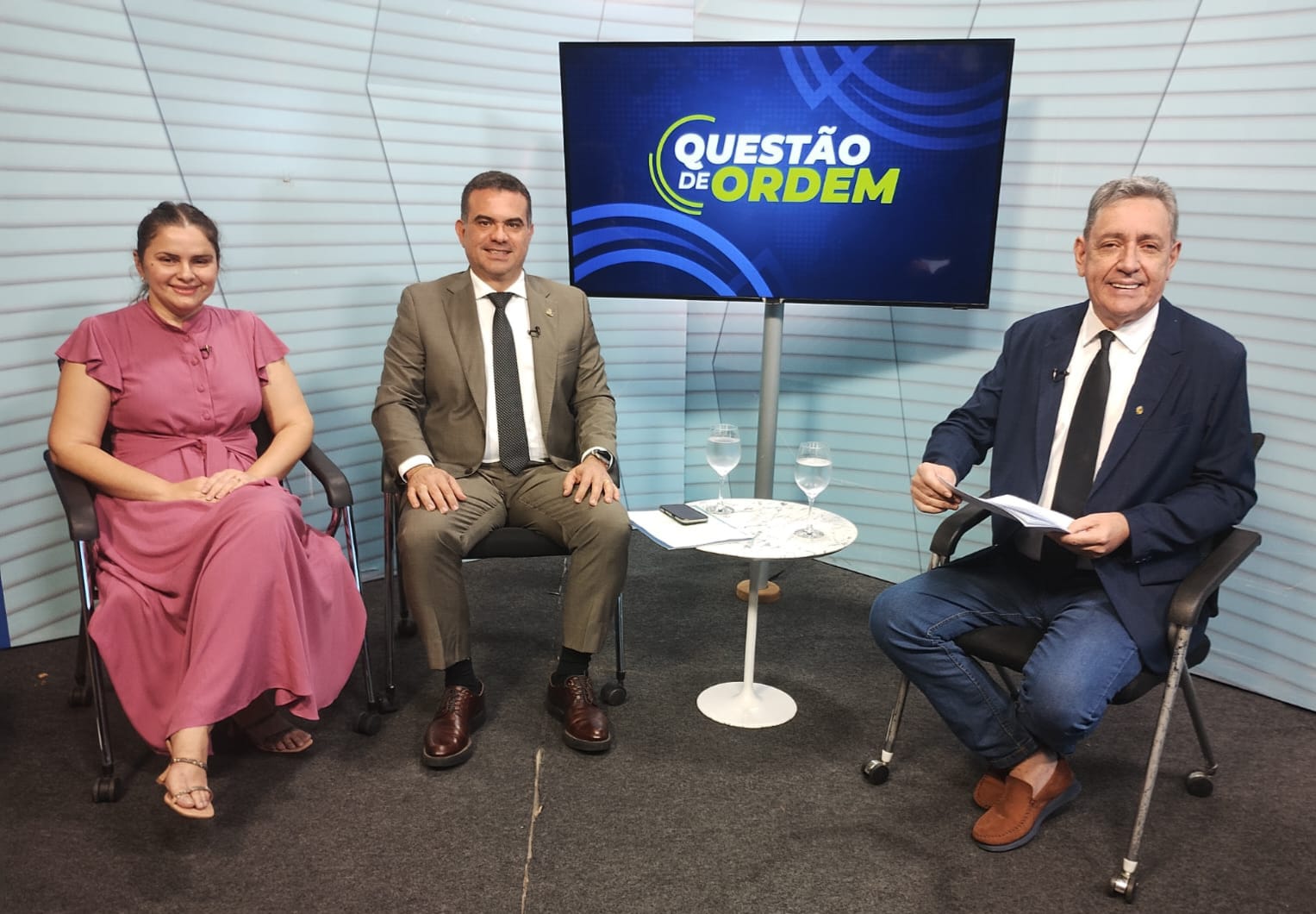 Sarah Pinto, deputado Simão Pedro (PSD) e jornalista Renato Abreu