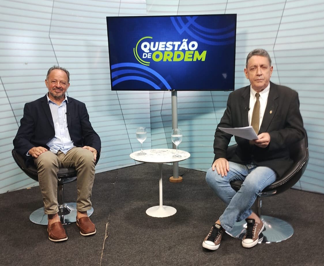 Deputado Acrísio Sena (PT) e jornalista Renato Abreu