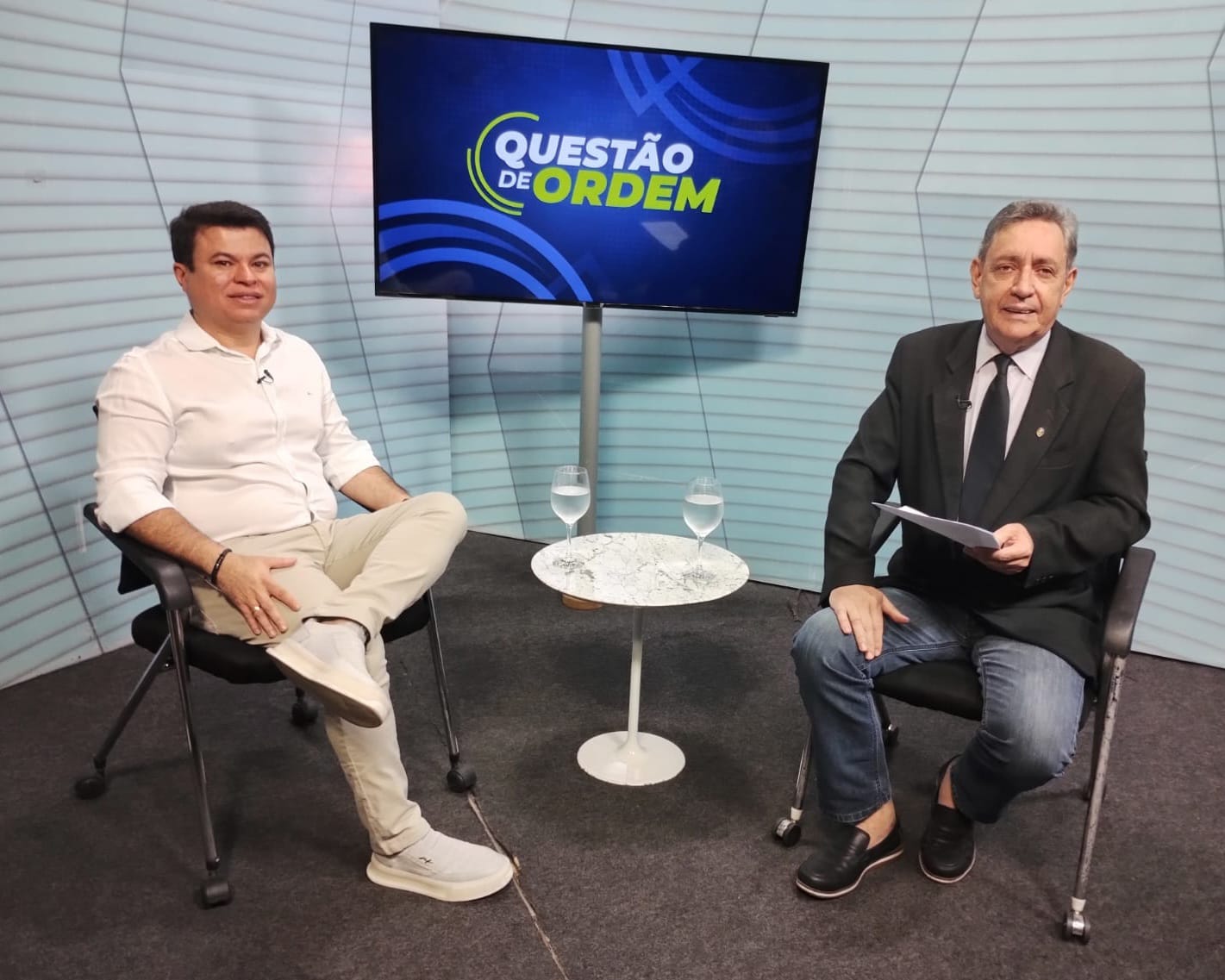 Presidente da Associação dos Municípios do Estado do Ceará (Aprece), Joacy Júnior e jornalista Renato Abreu