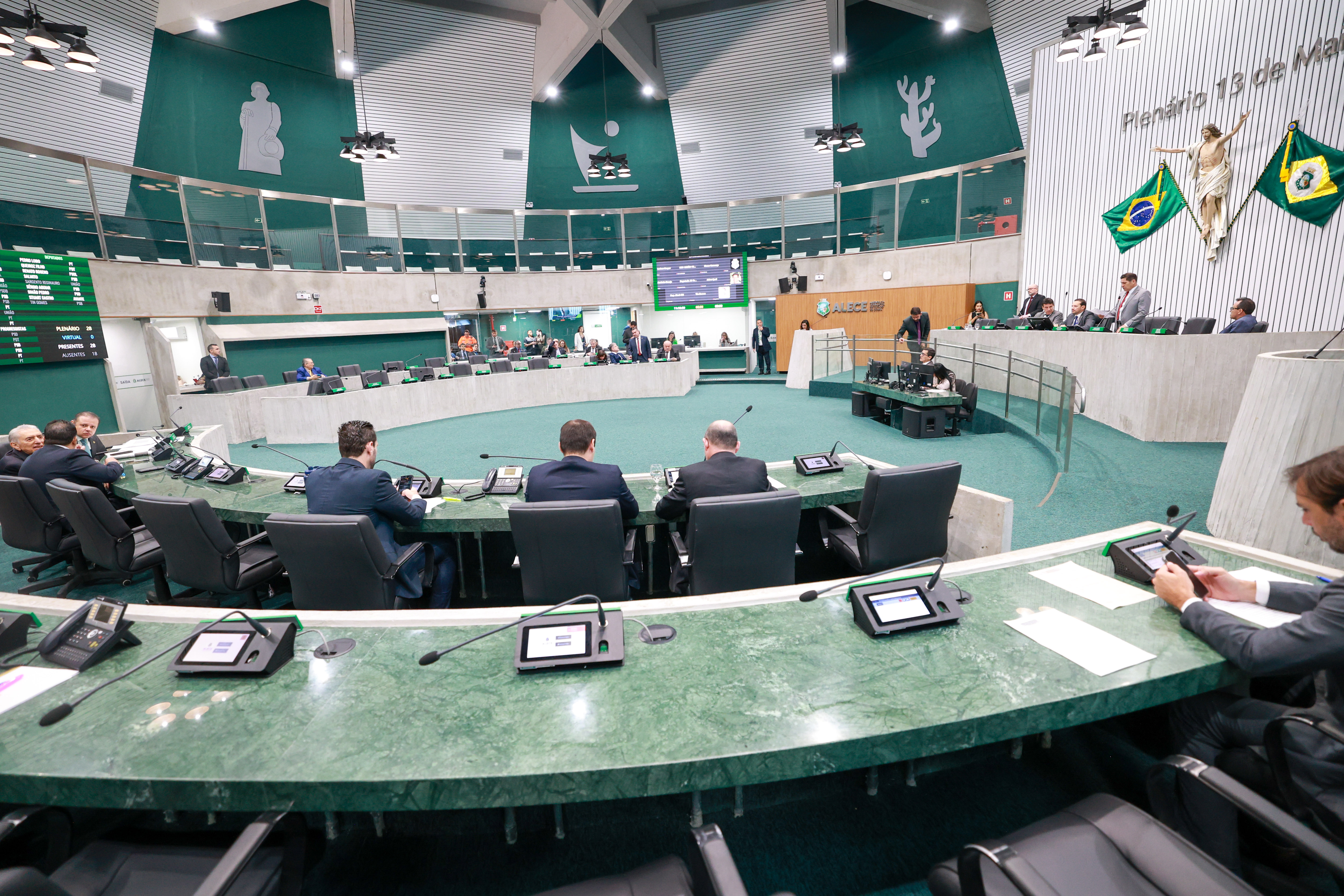 Dois projetos do Governo do Estado foram aprovados durante a sessão plenária