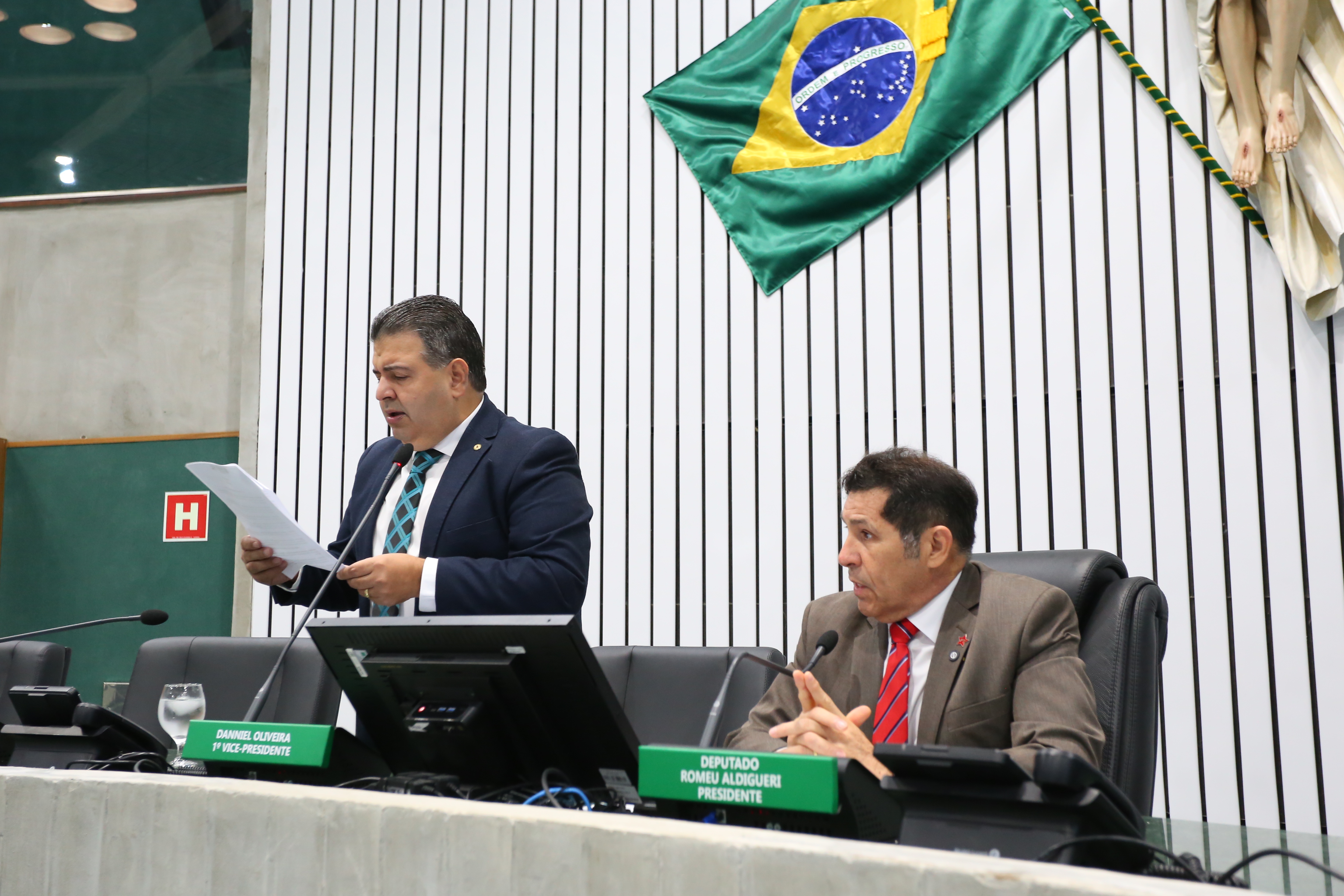 Quatorze projetos iniciam tramitação nesta quarta-feira na Alece