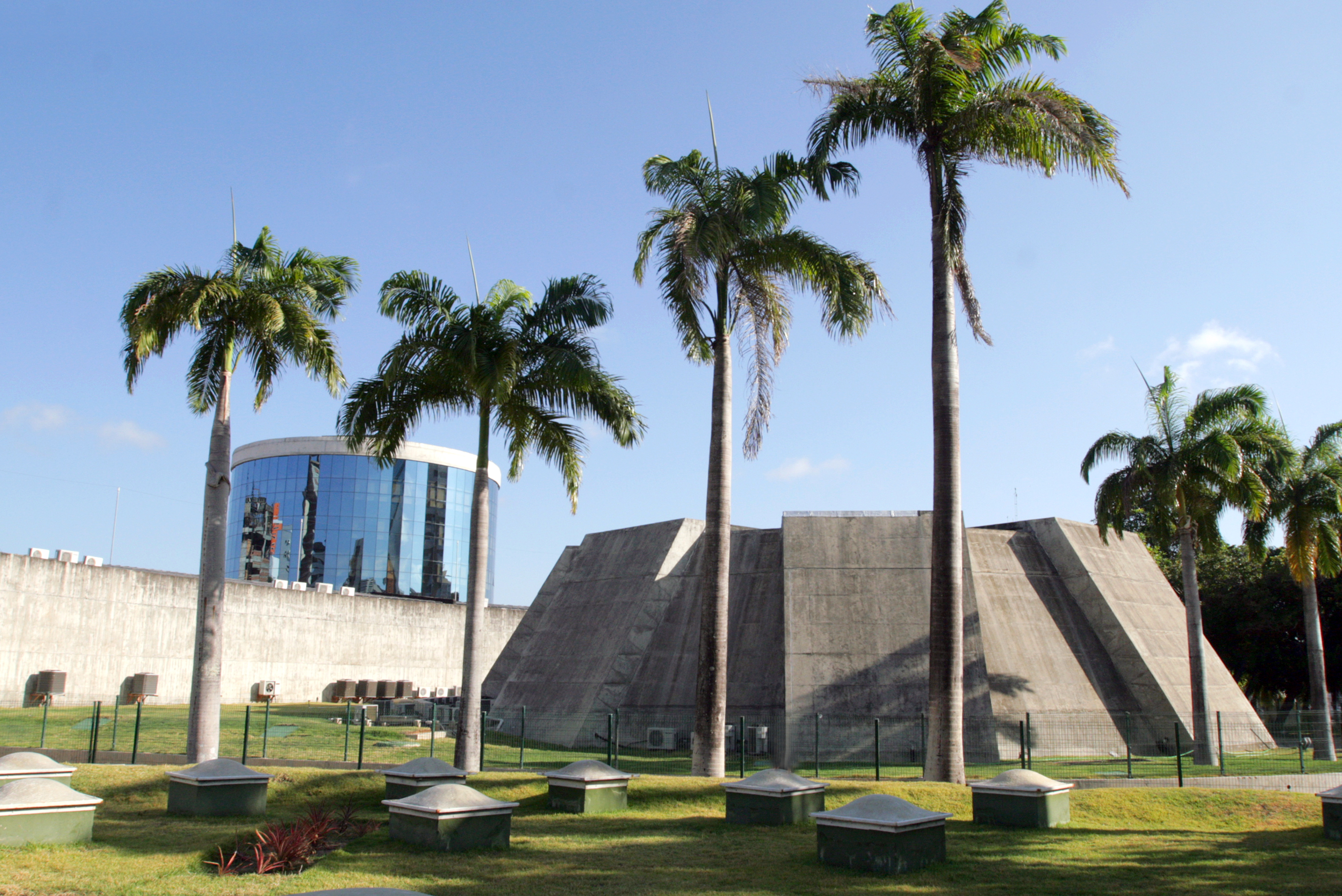 Alece celebra os 20 anos de atuação dos socorristas voluntários em Fortaleza