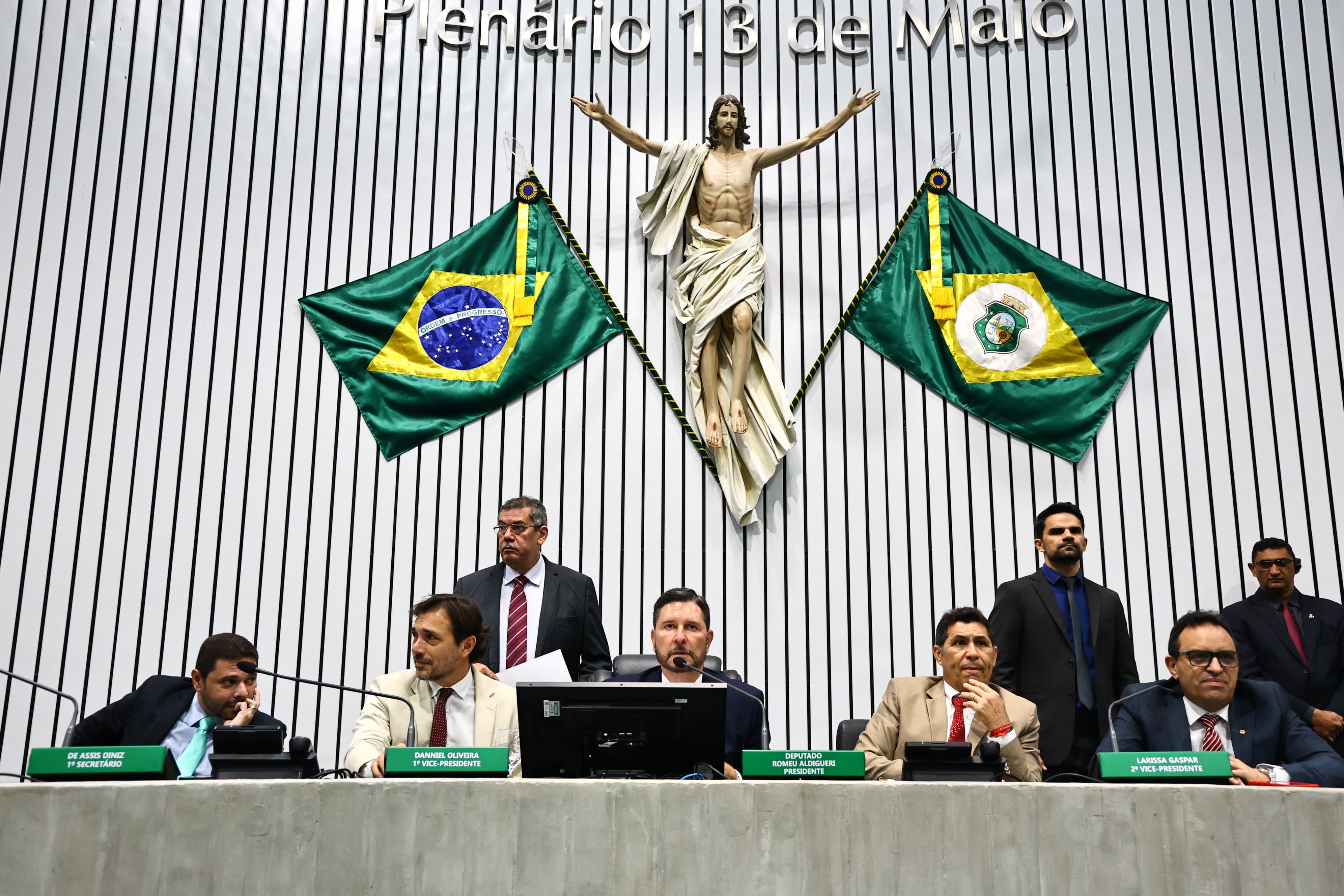 Composição da Comissão de Recesso é anunciada na última sessão do semestre