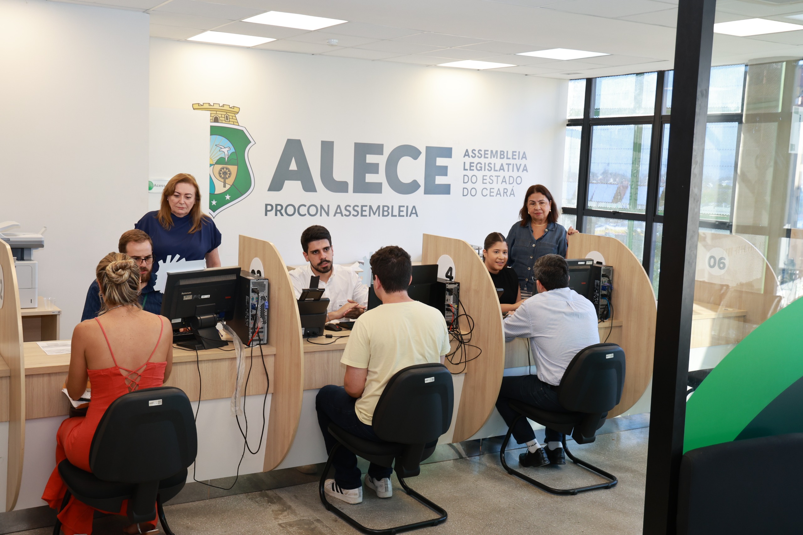 Procon Alece encerra primeiro semestre de 2025 com mais de 12 mil atendimentos realizados
