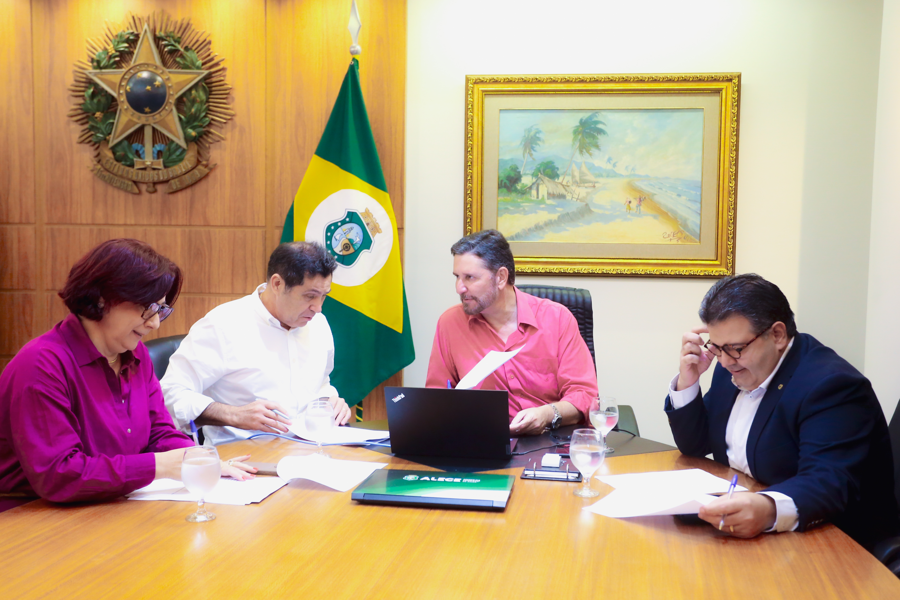 A reunião da Mesa Diretora aconteceu no Salão Nobre da Presidência da Alece