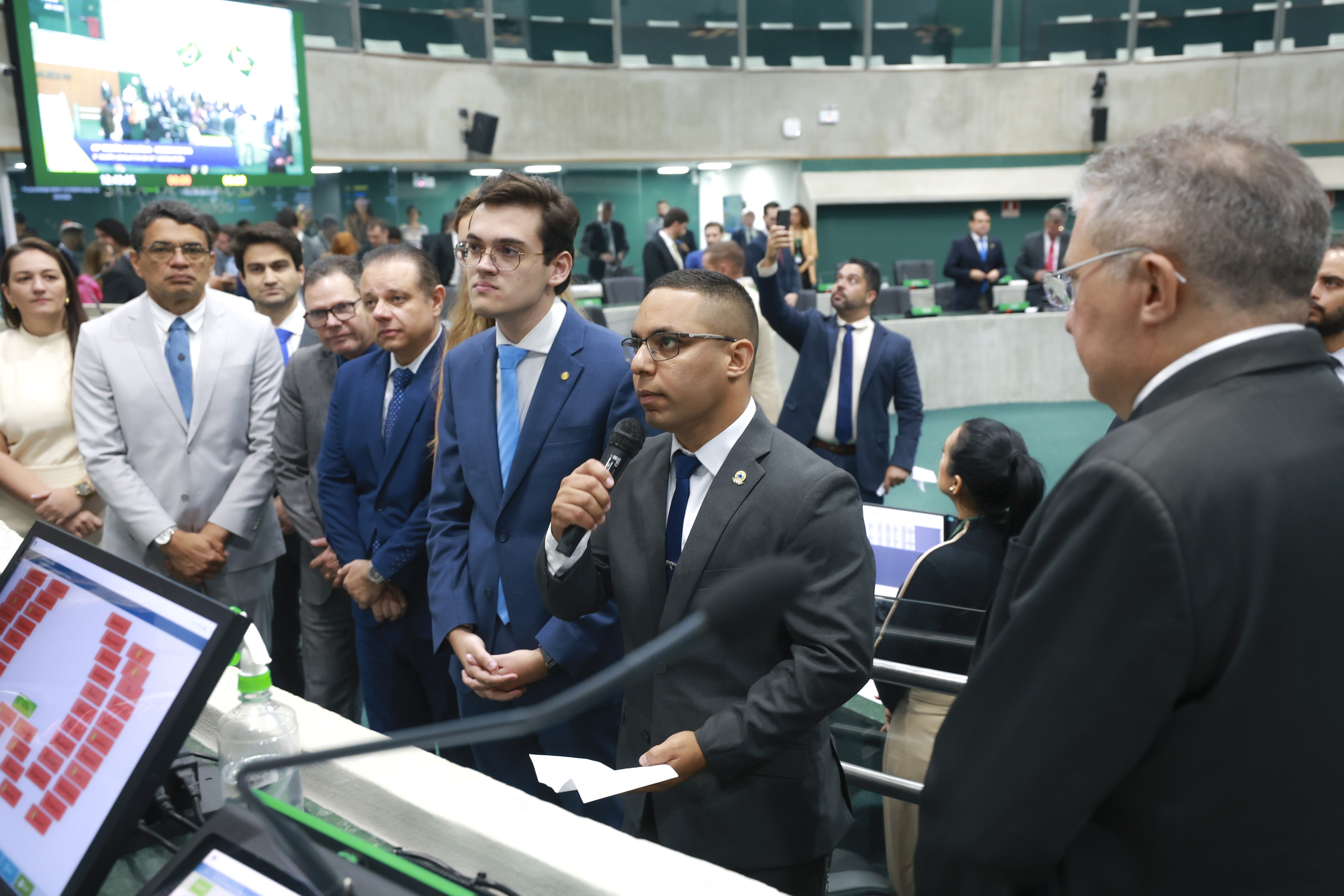 Deputado David Vasconcelos (PL) presta juramento de posse