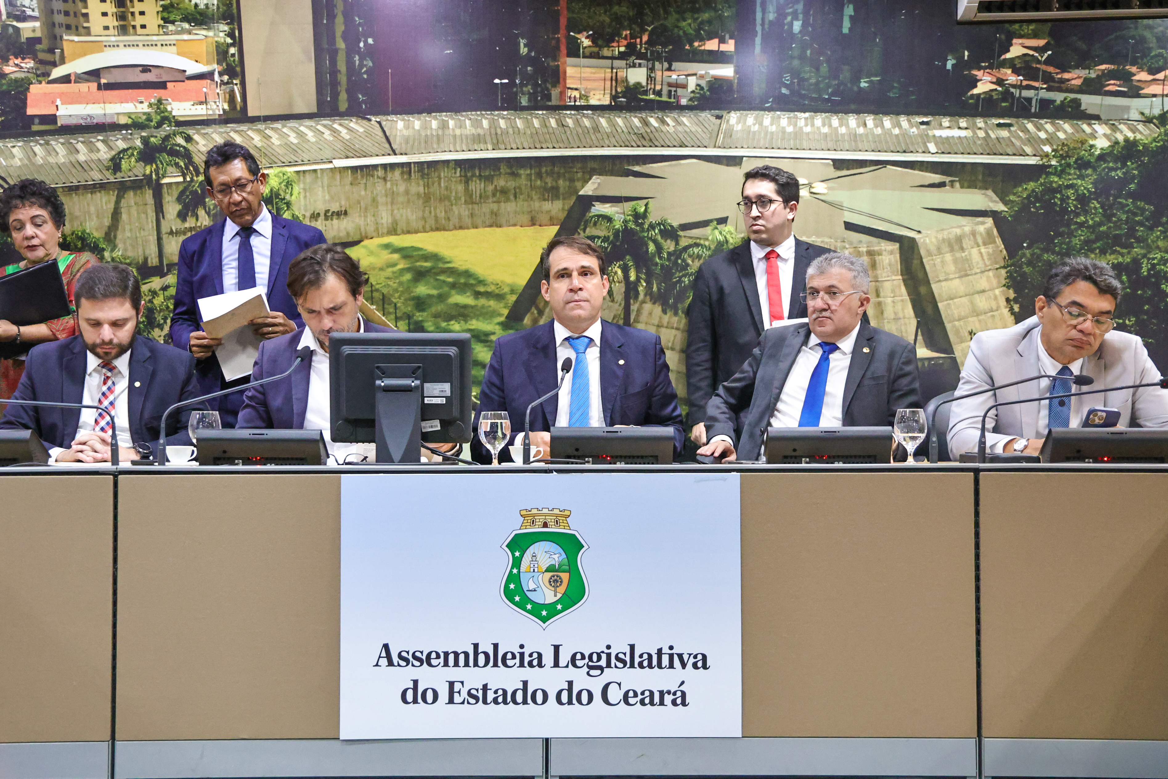 CCJR aprova quatro projetos do Poder Executivo e 21 de parlamentares