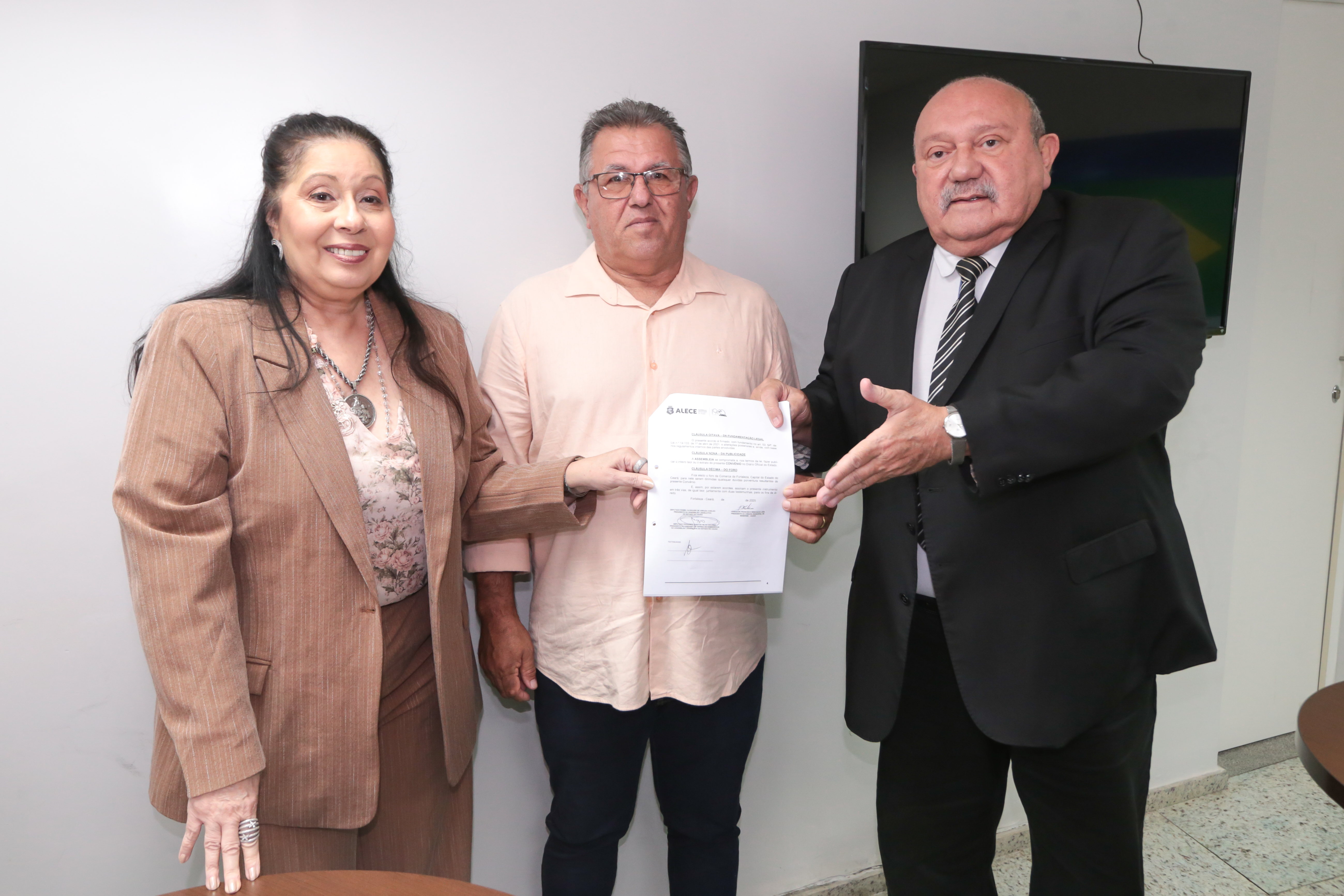Telma Cavalcanti, vereador Chico Cândido e deputado Fernando Hugo (PSD)