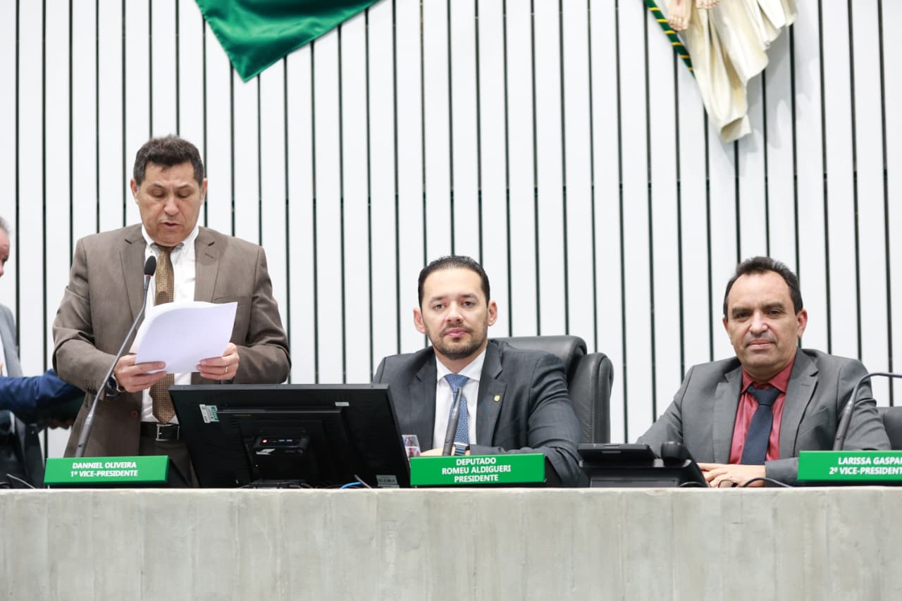 As matérias entram em tramitação após a leitura dos projetos em plenário