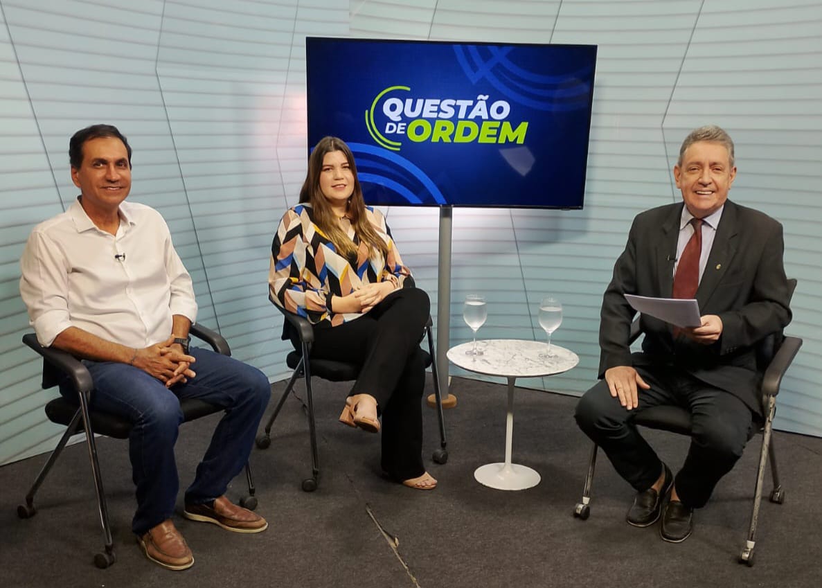 Diretor do DSAS da Alece e presidente da Assalce, Luis Edson, a psicóloga da Célula de Psicologia do DSAS e jornalista Renato Abreu