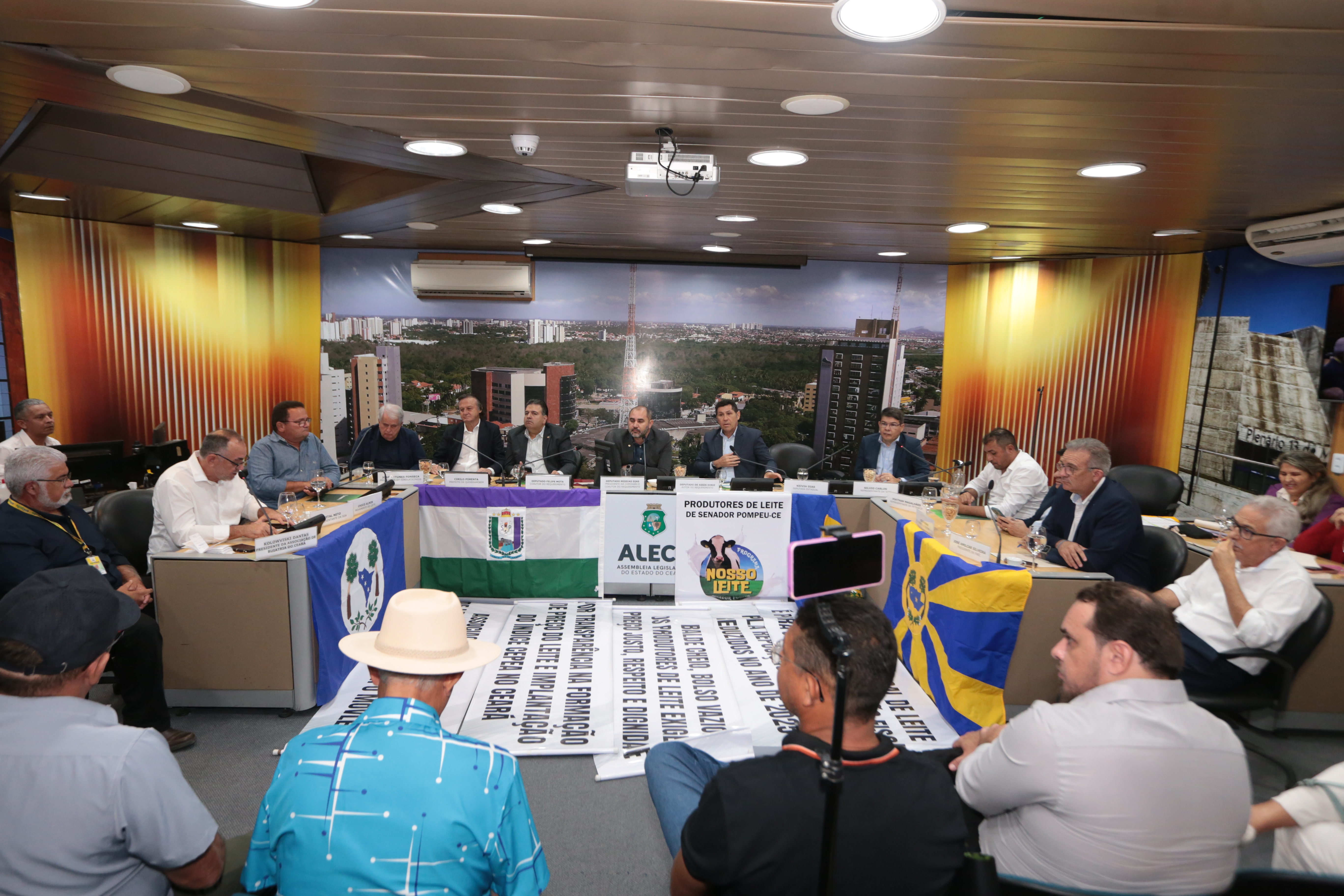 Definição de um indexador para preço do leite no Ceará é proposta em audiência na Alece