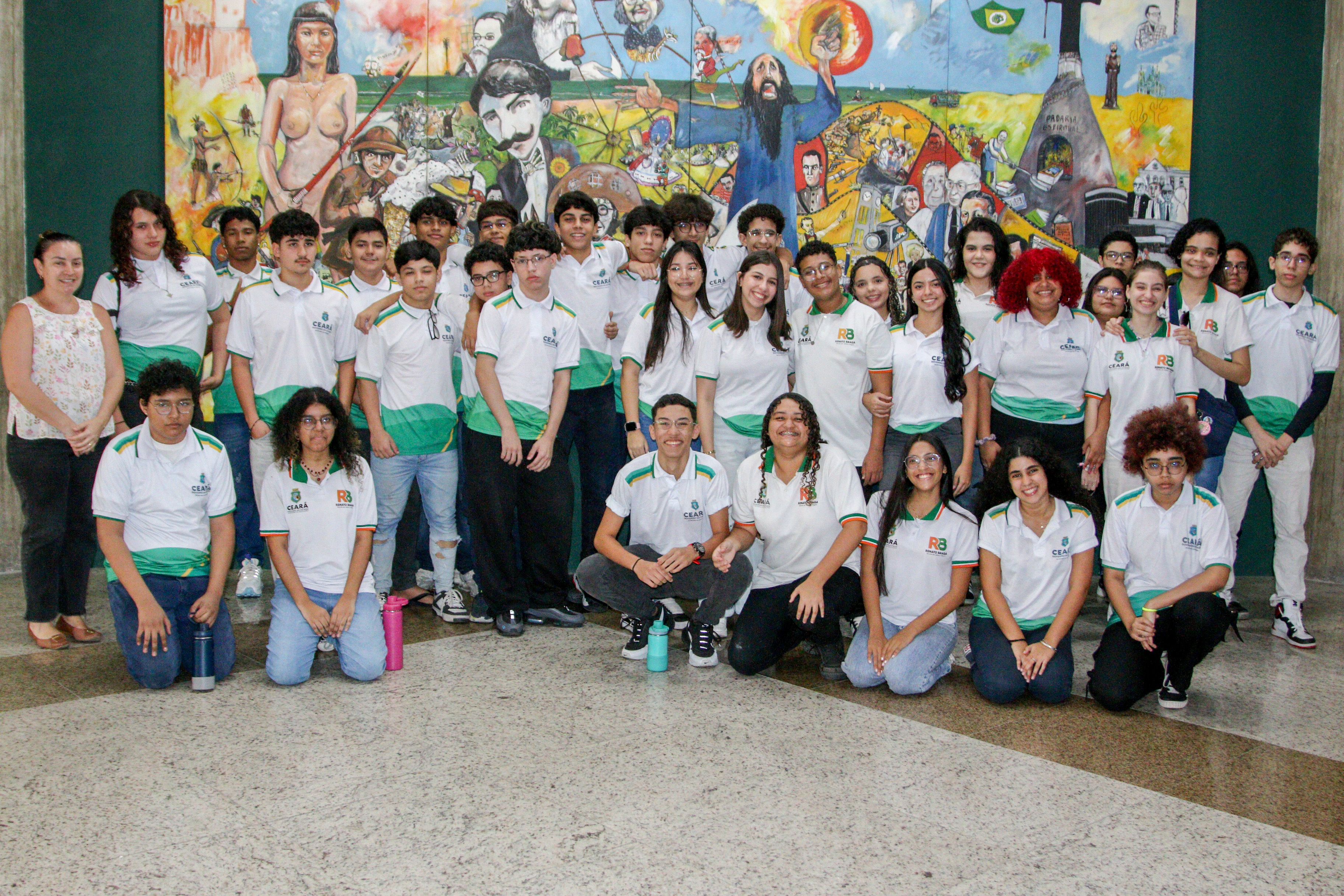 Alunos da Escola Renato Braga visitaram a Alece na manhã de terça-feira (09/09)