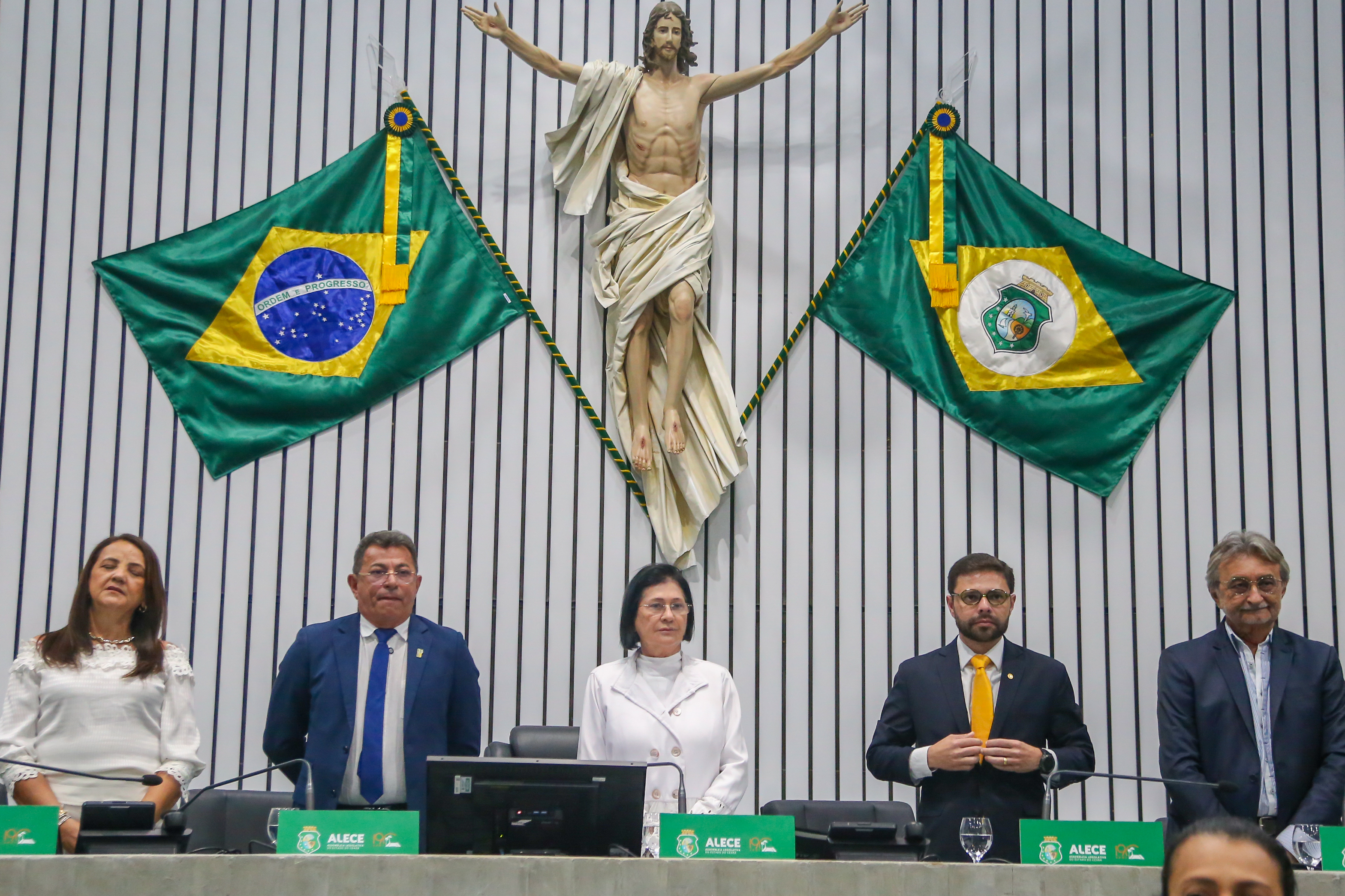 A sessão solene reuniu políticos, autoridades e moradores de Pindoretama