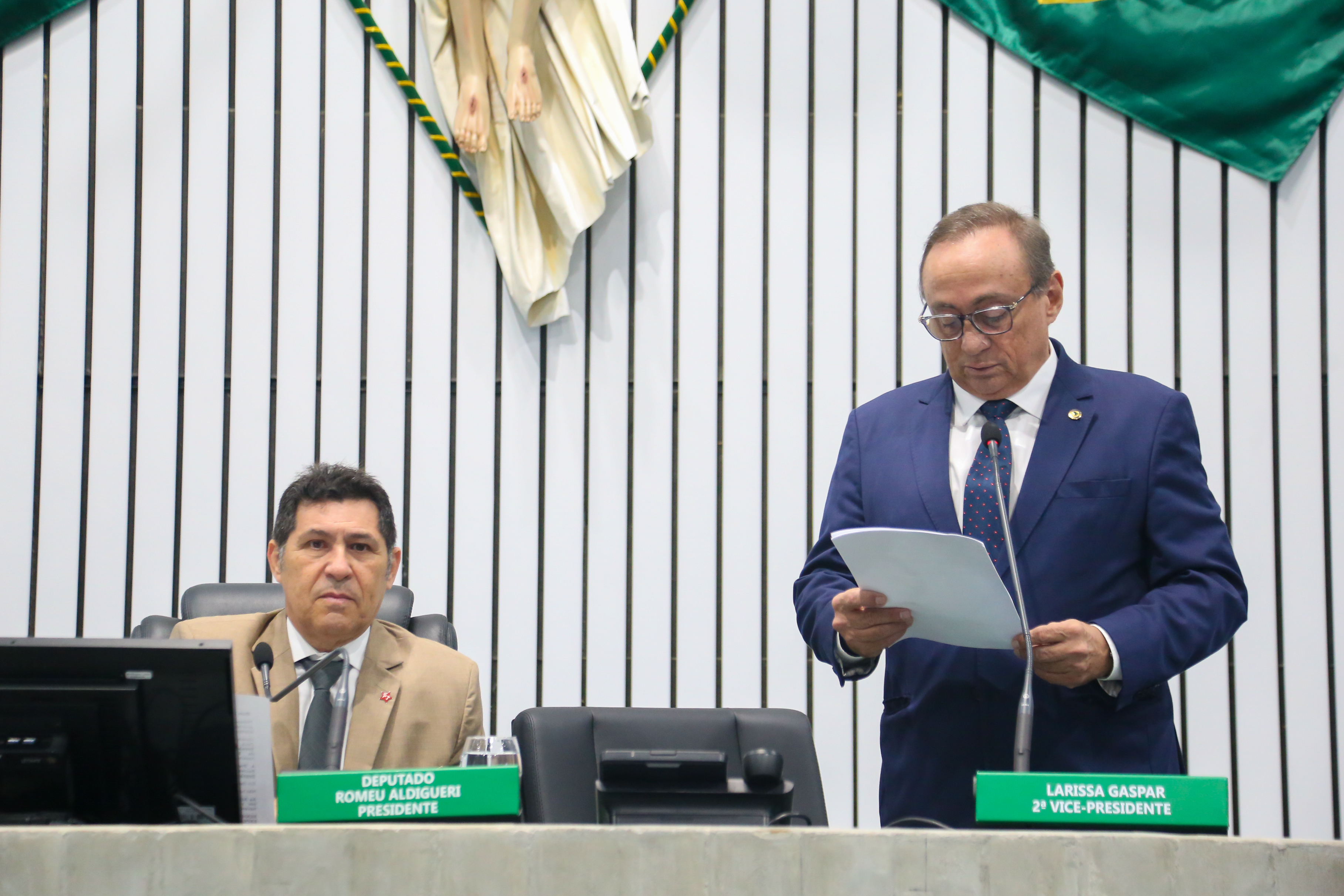 O deputado Tin Gomes (PSB) realizou a leitura das proposições