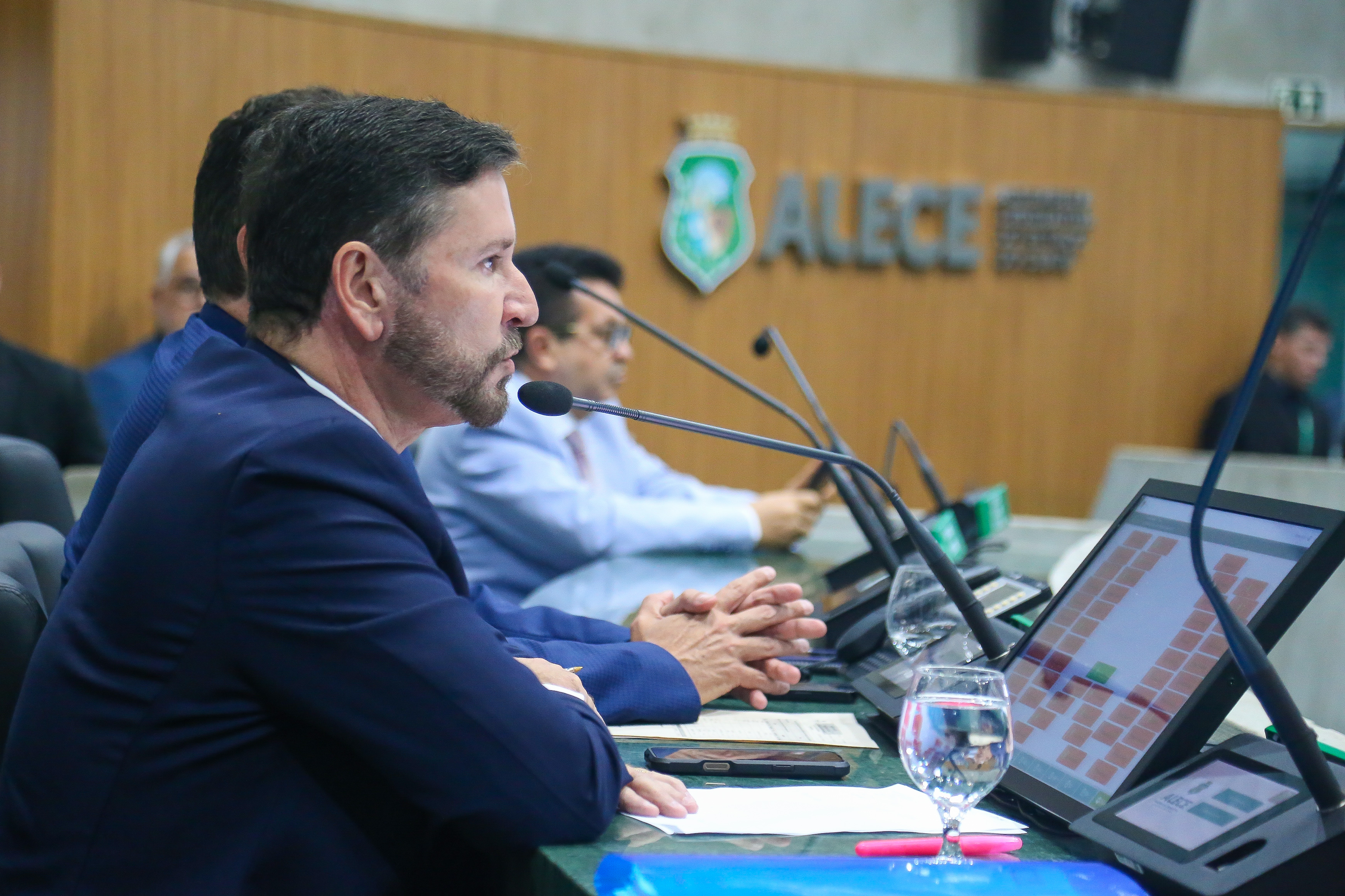 Votação ocorreu durante a sessão plenária desta quinta-feira (18/09)