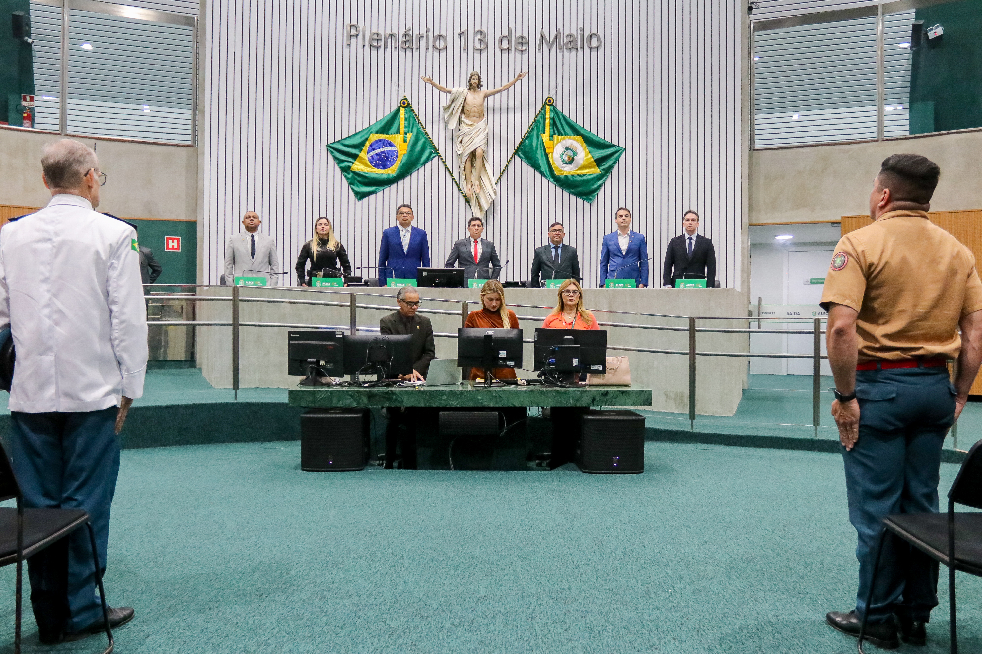 Sessão solene foi realizada no Plenário 13 de Maio