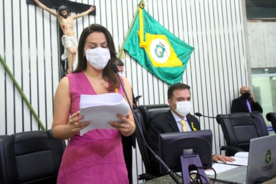 Leitura do expediente da sessão plenária desta quinta-feira, realizada pelo sistema híbrido