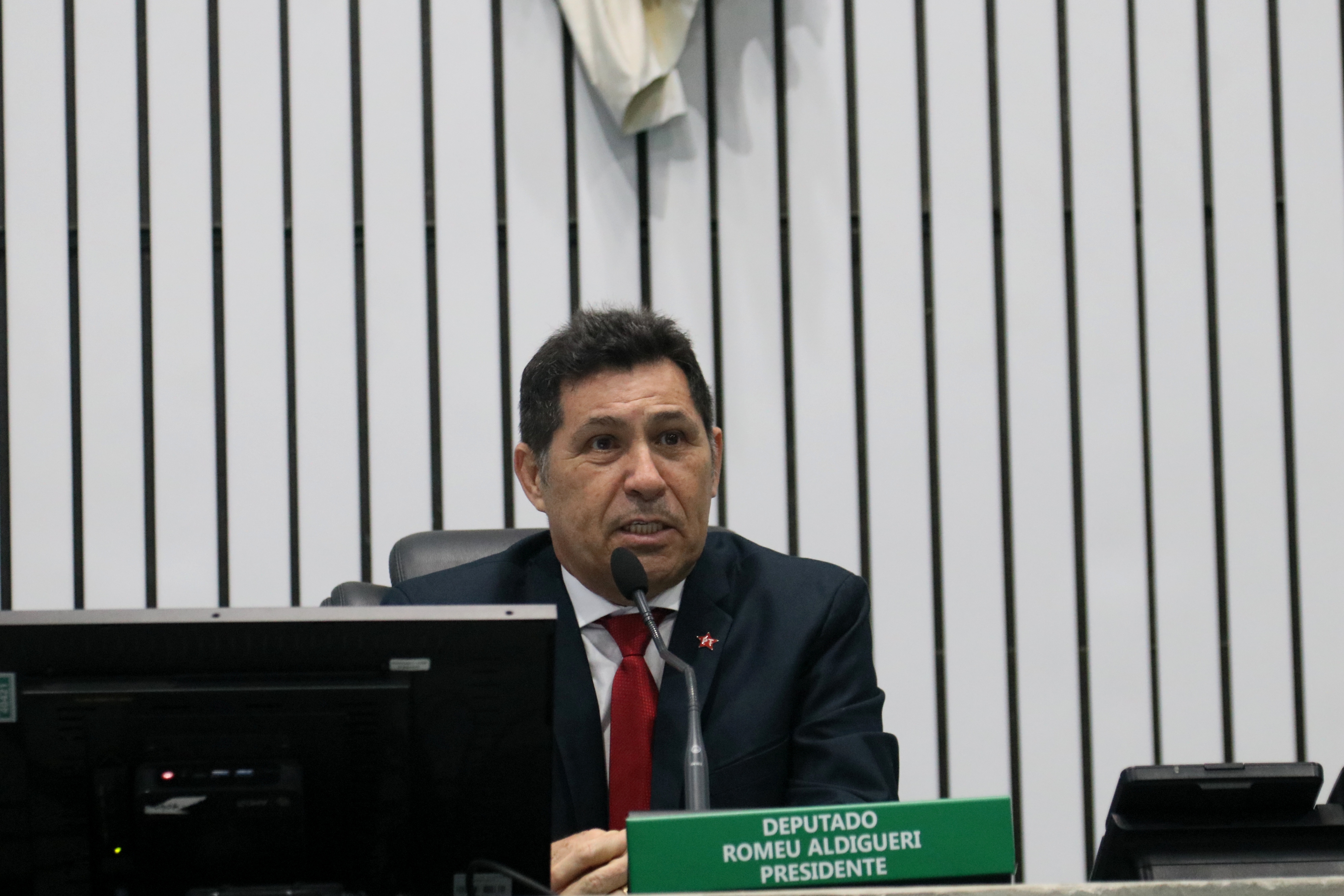 Primeiro secretário da Alece, deputado De Assis Diniz (PT)