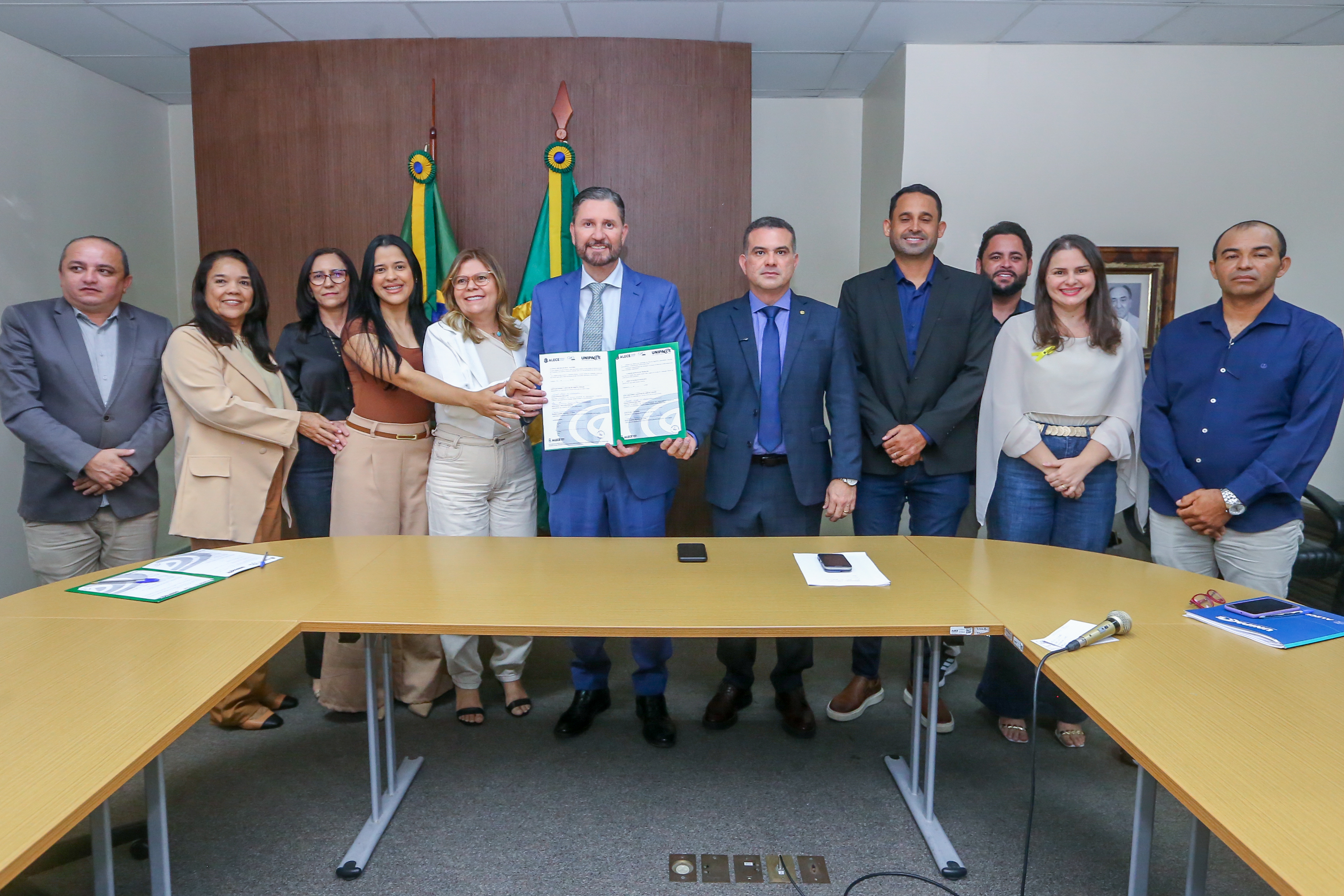 Parceria beneficia legislativos de Solonópole, Cariús, São João do Jaguaribe e Potiretama