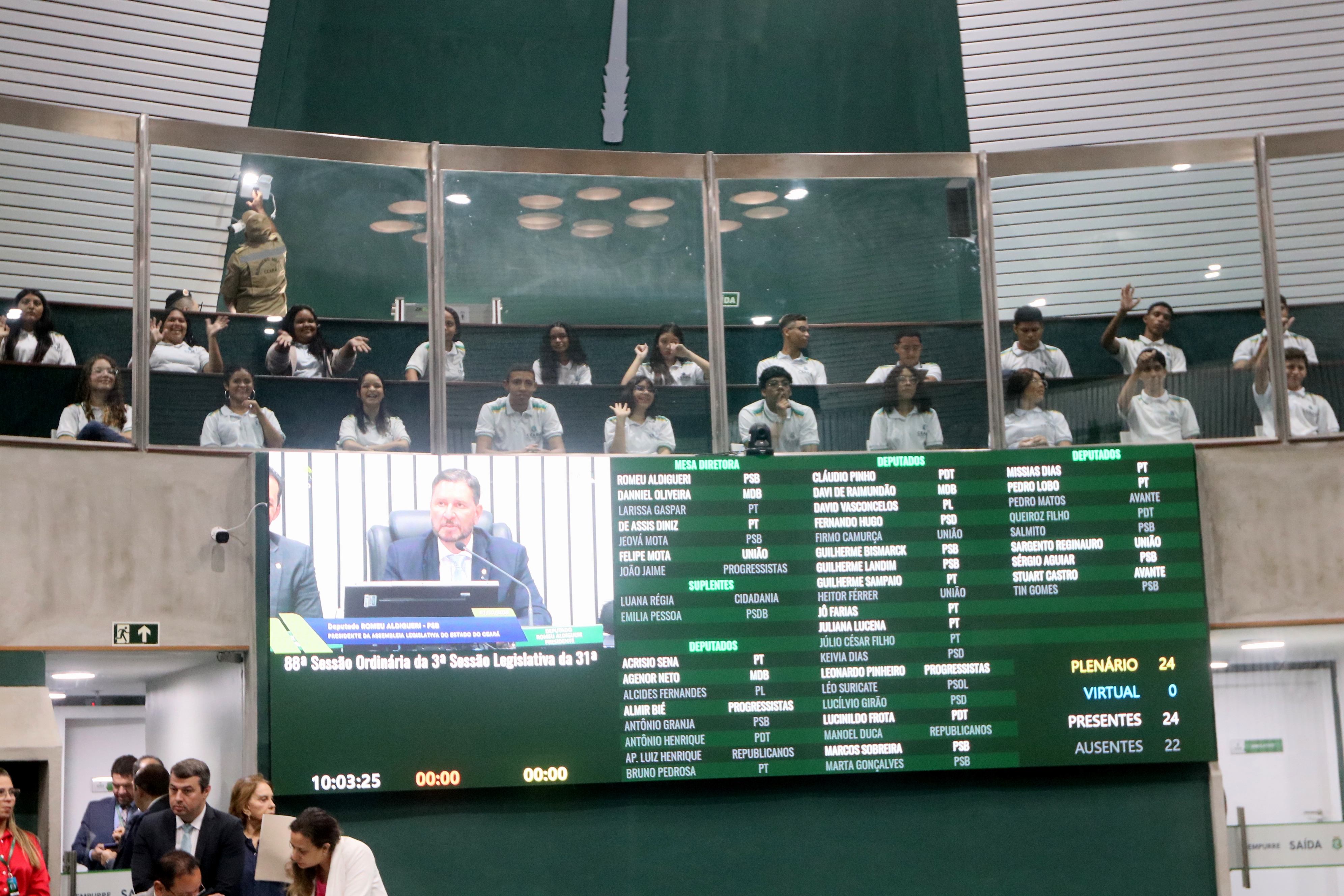 Galerias do Plenário 13 de Maio são reabertas ao público