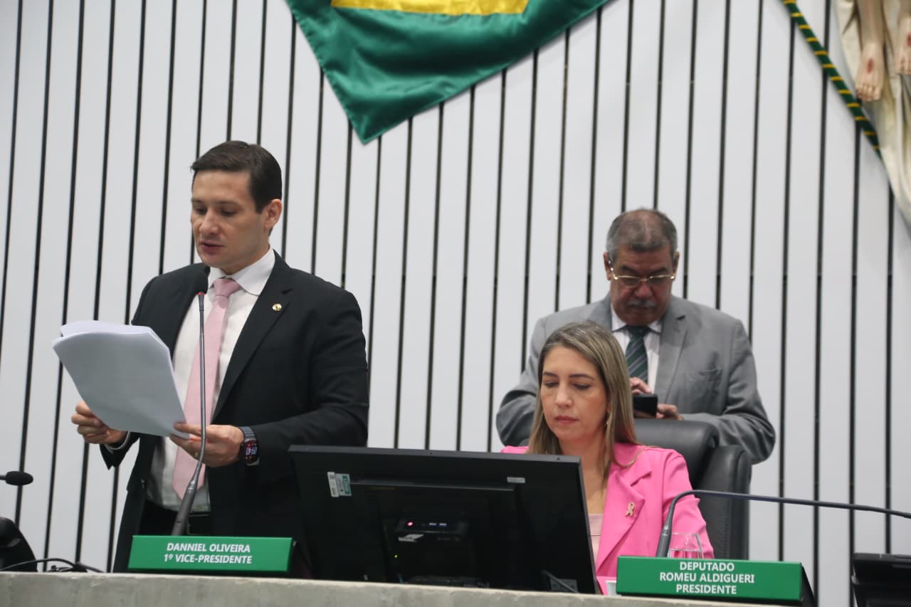 Projeto que institui Medalha Paes de Andrade na Alece começa a tramitar