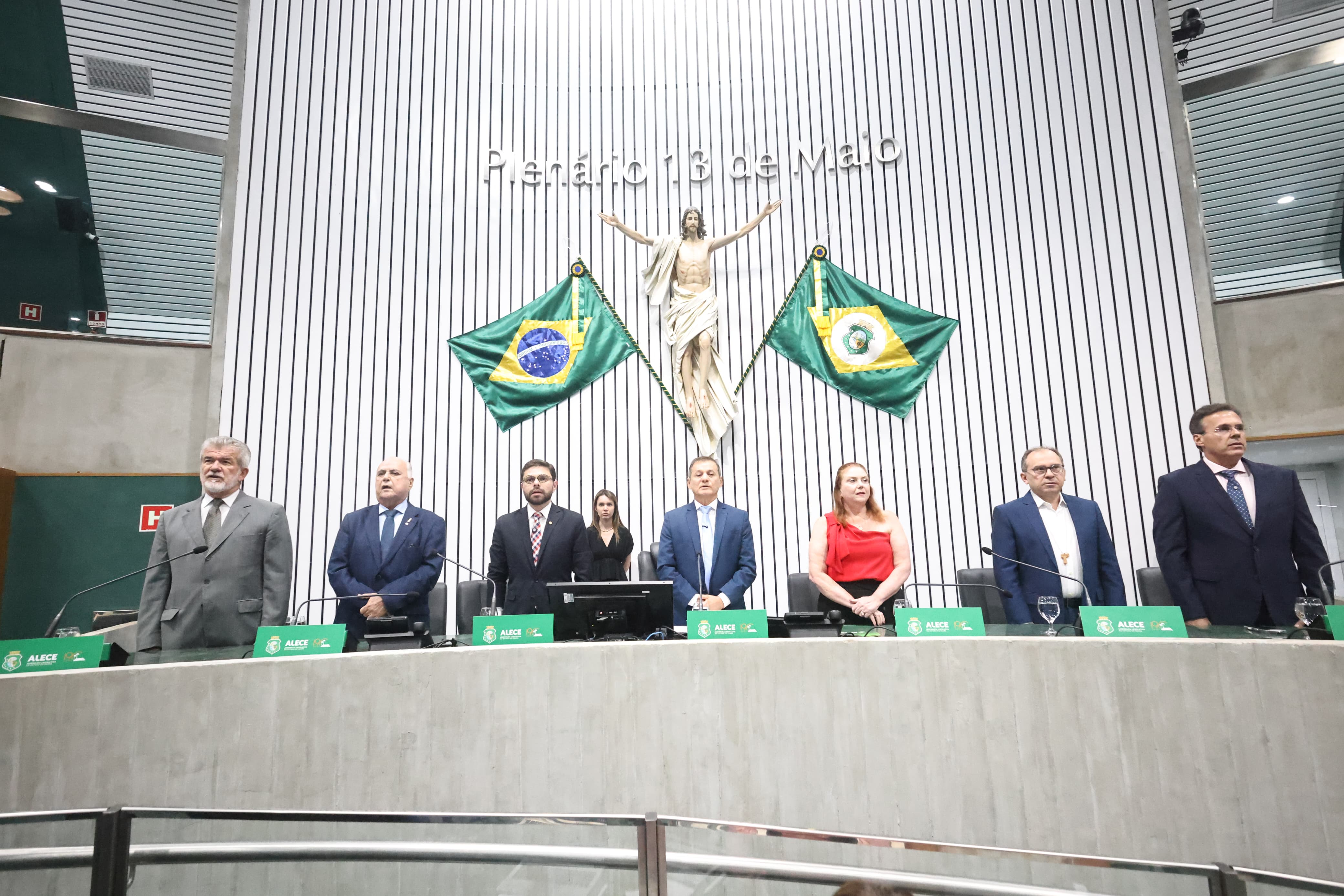 Alece homenageia o São João de Maracanaú pelos 20 anos de realização