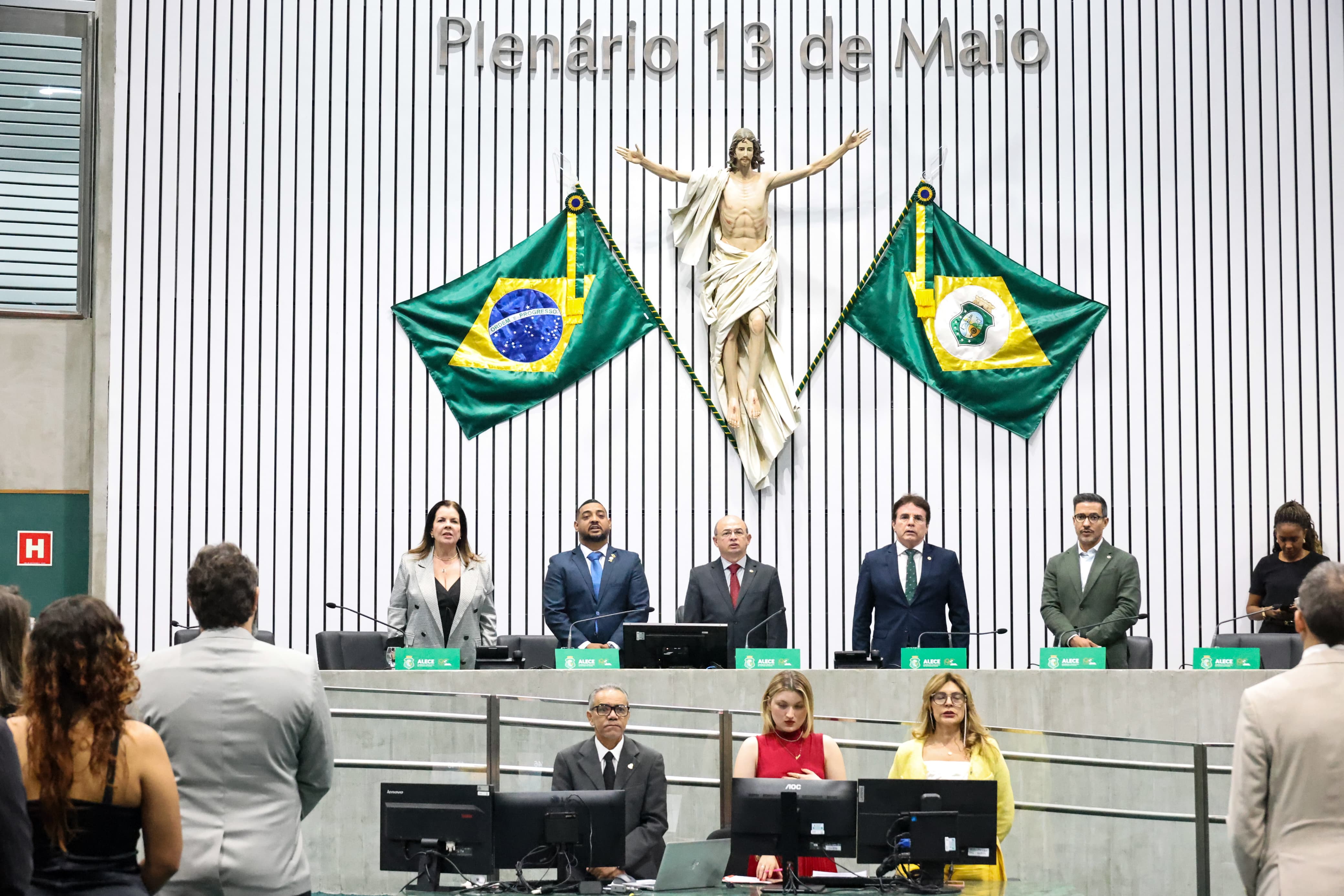 Especialistas da área econômica recebem homenagem na Alece