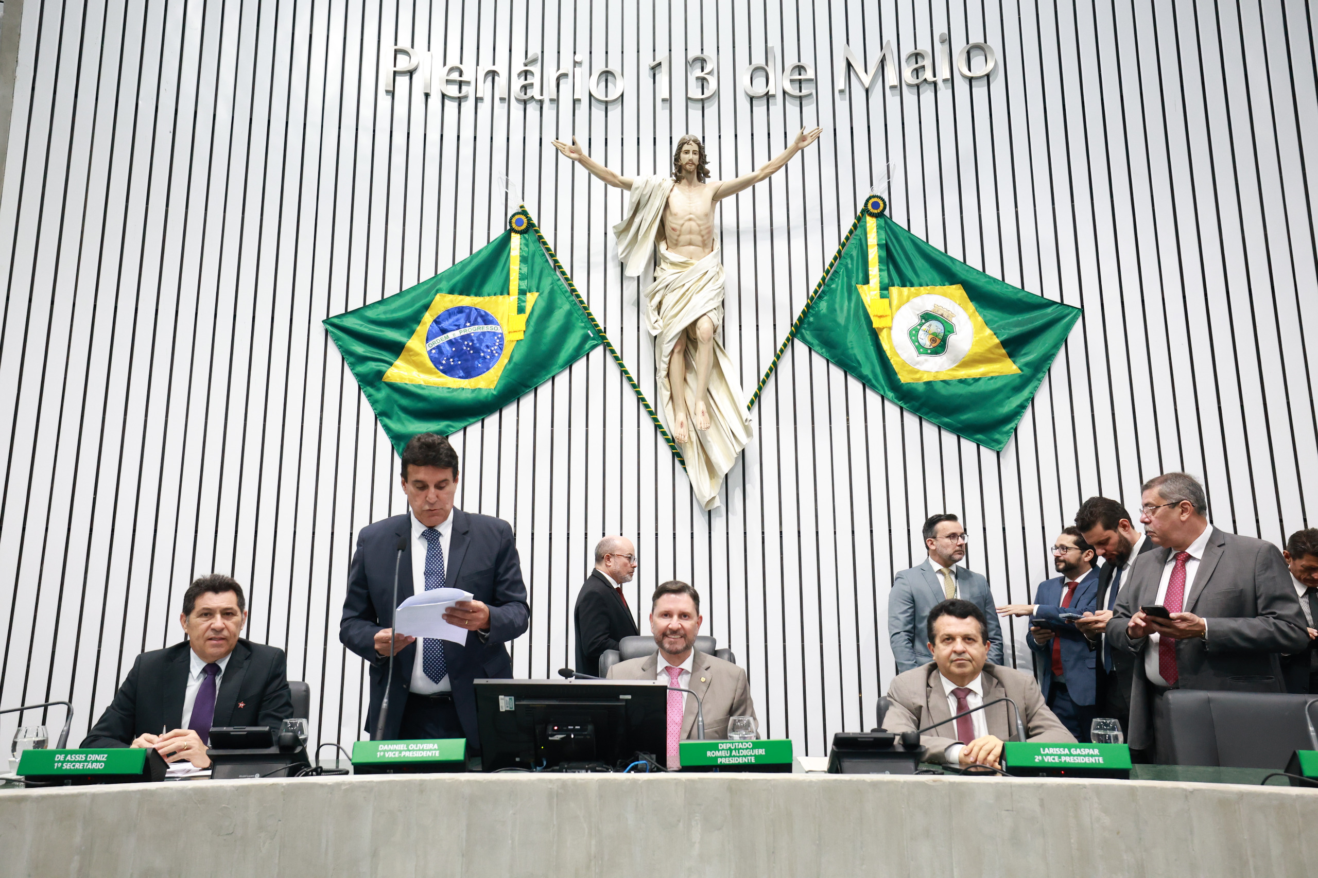 A leitura das matérias foi realizada pelo deputado Agenor Neto (MDB)
