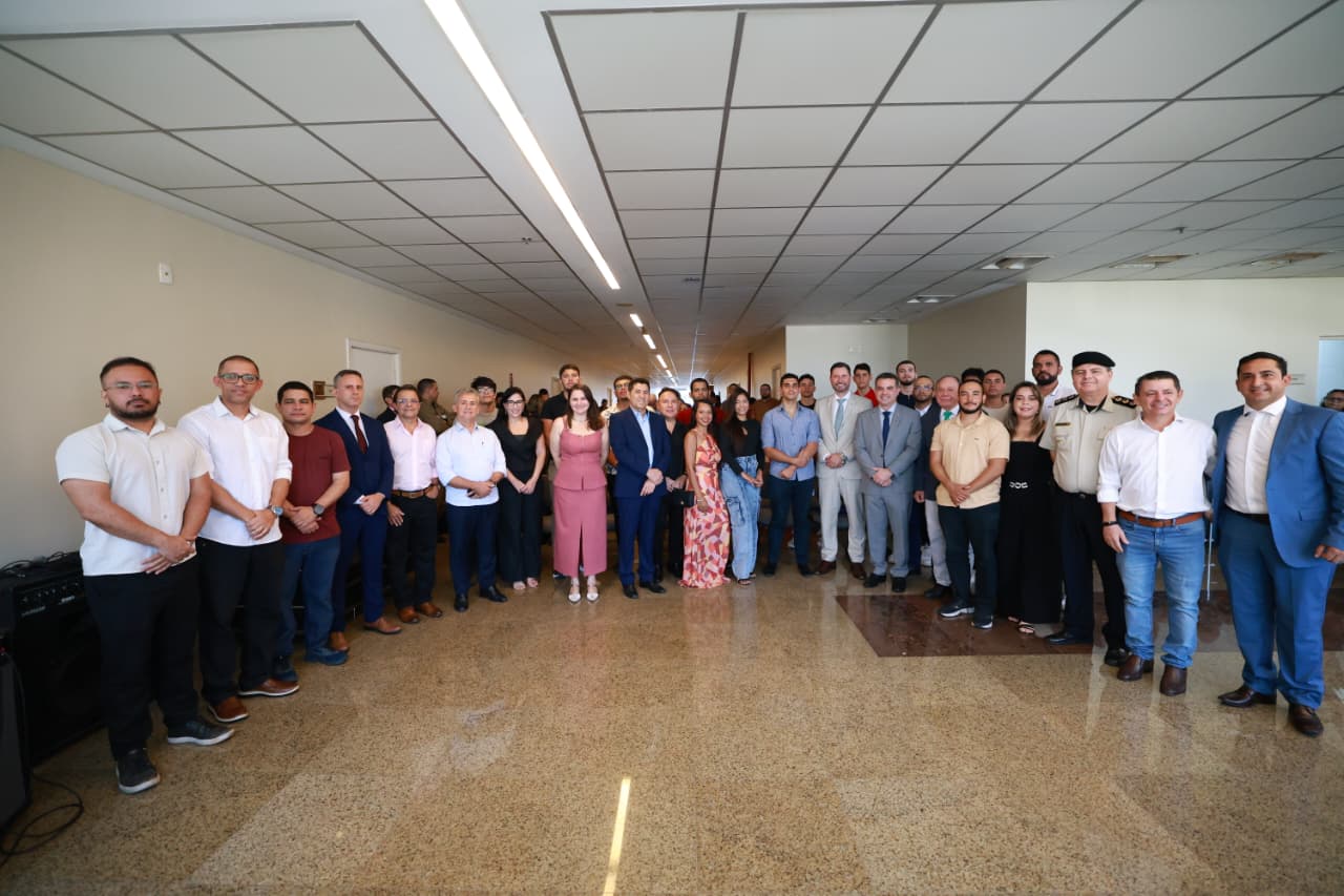 Alece celebra aprovação de 49 alunos do Programa Aprova+ em concurso da Polícia Militar