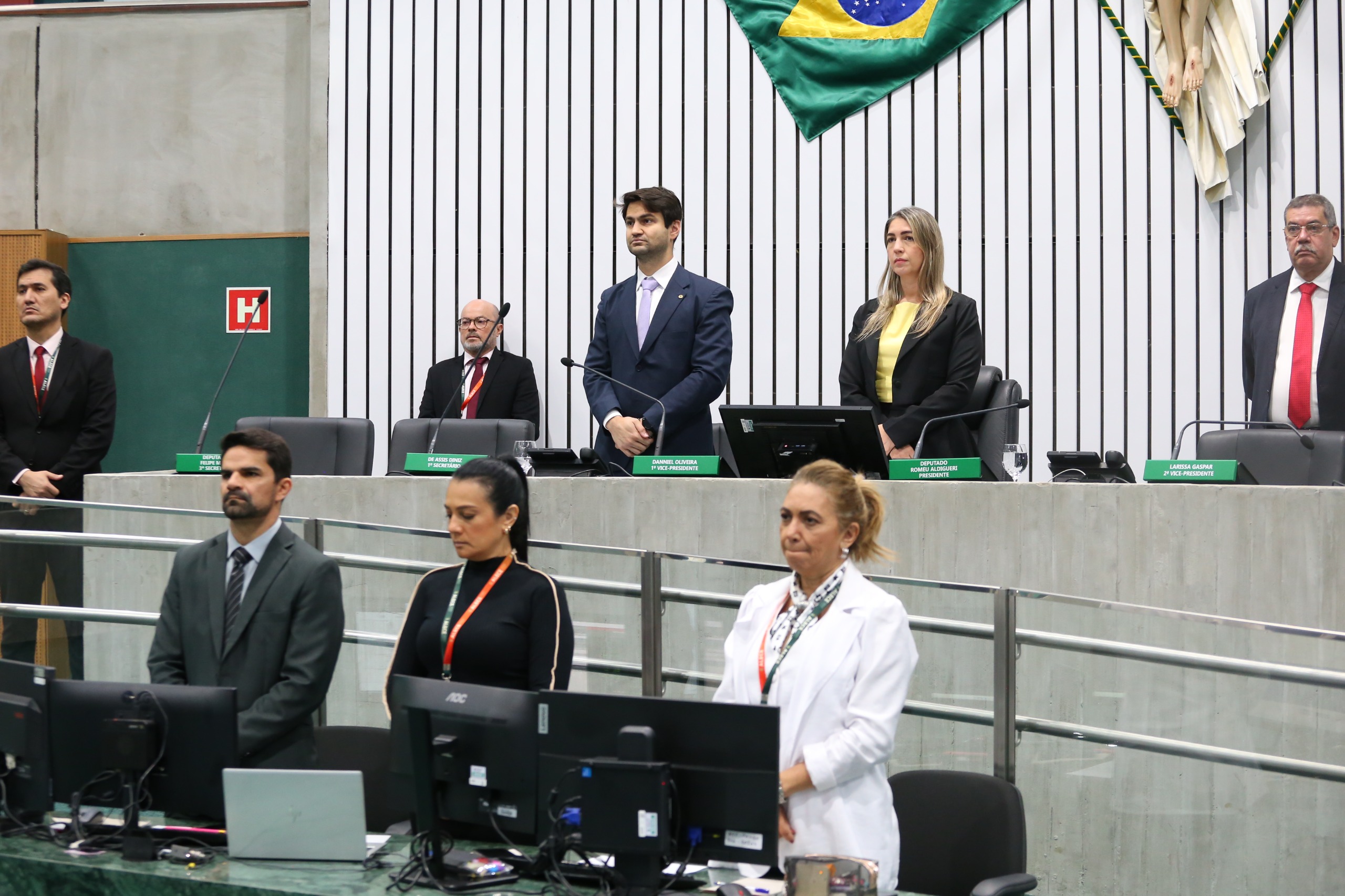 Quatro policiais foram mortos durante os confrontos