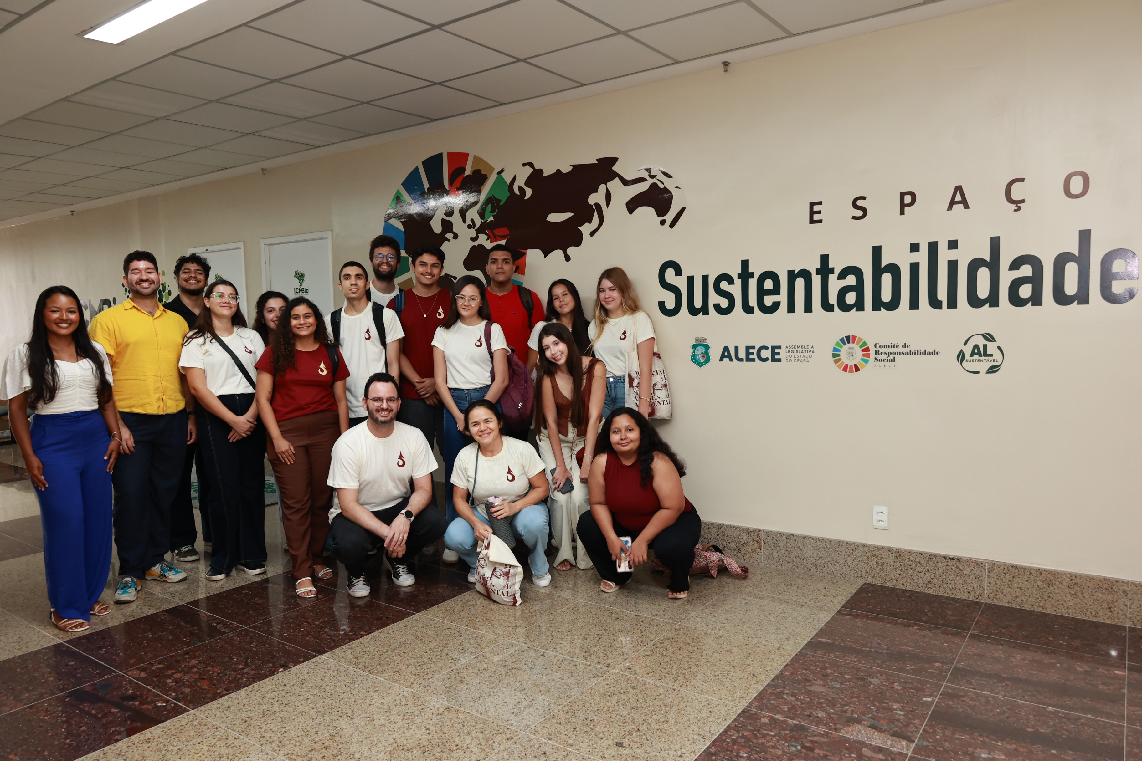 Alece recebe visita de alunos do curso de Engenharia Ambiental e Sanitária da UFC para conhecer ações de sustentabilidade