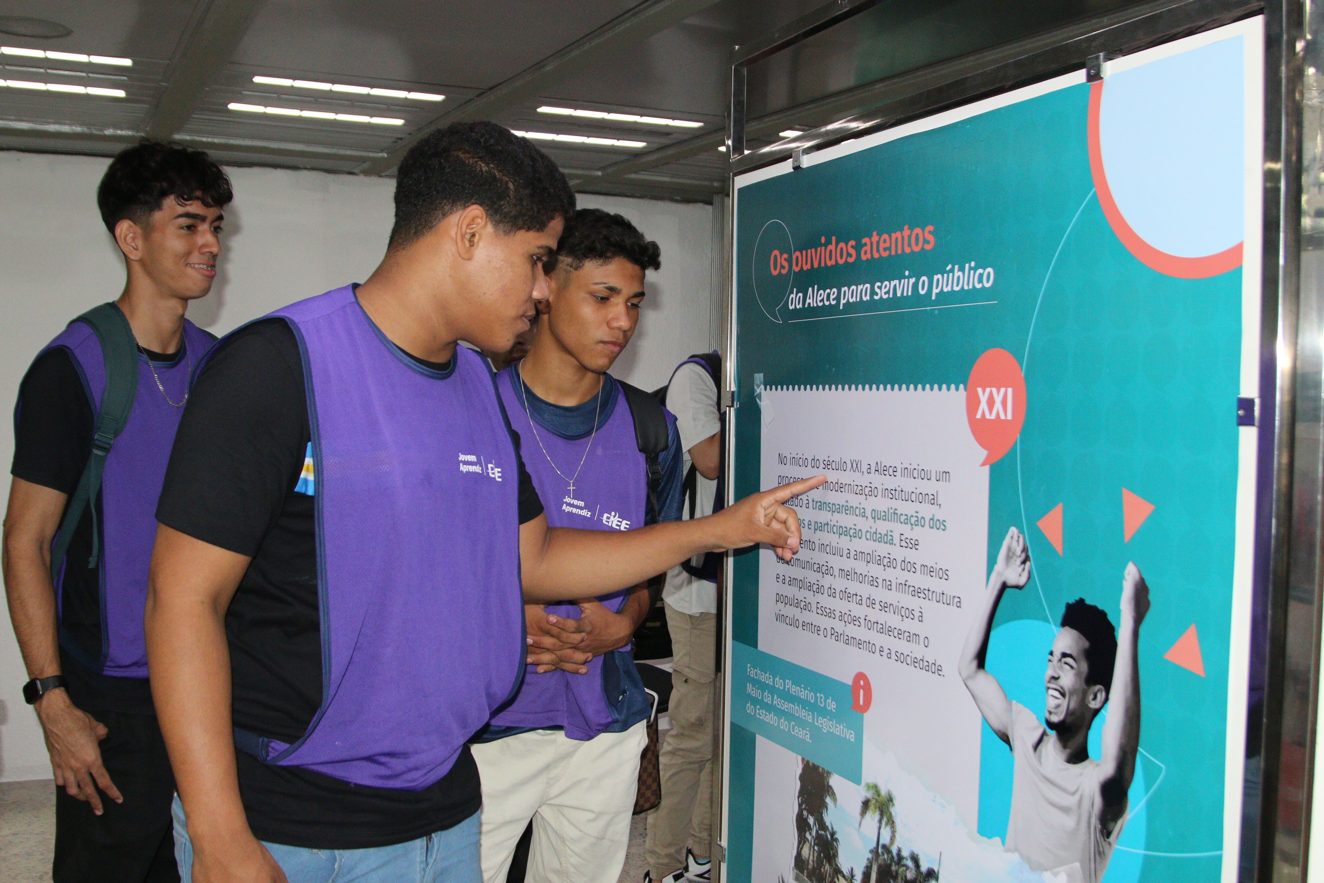 Alunos do  Centro de Integração Empresa Escola (CIEE) visitam a Alece
