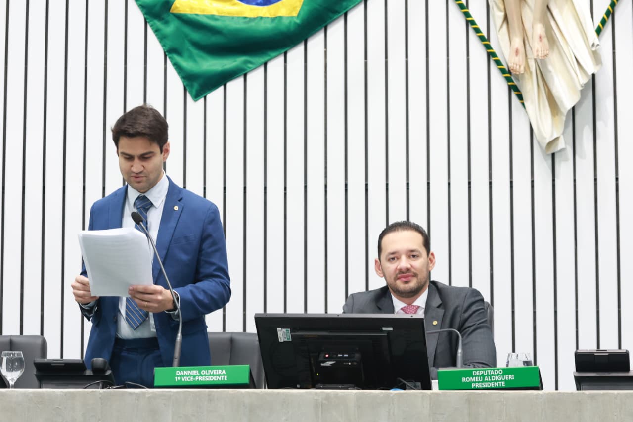 A leitura das proposições foi feita pelo deputado Pedro Matos (Avante)