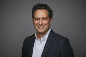 Alece concede Título de Cidadão Cearense ao CEO do grupo Beach Park, Murilo Pascoal