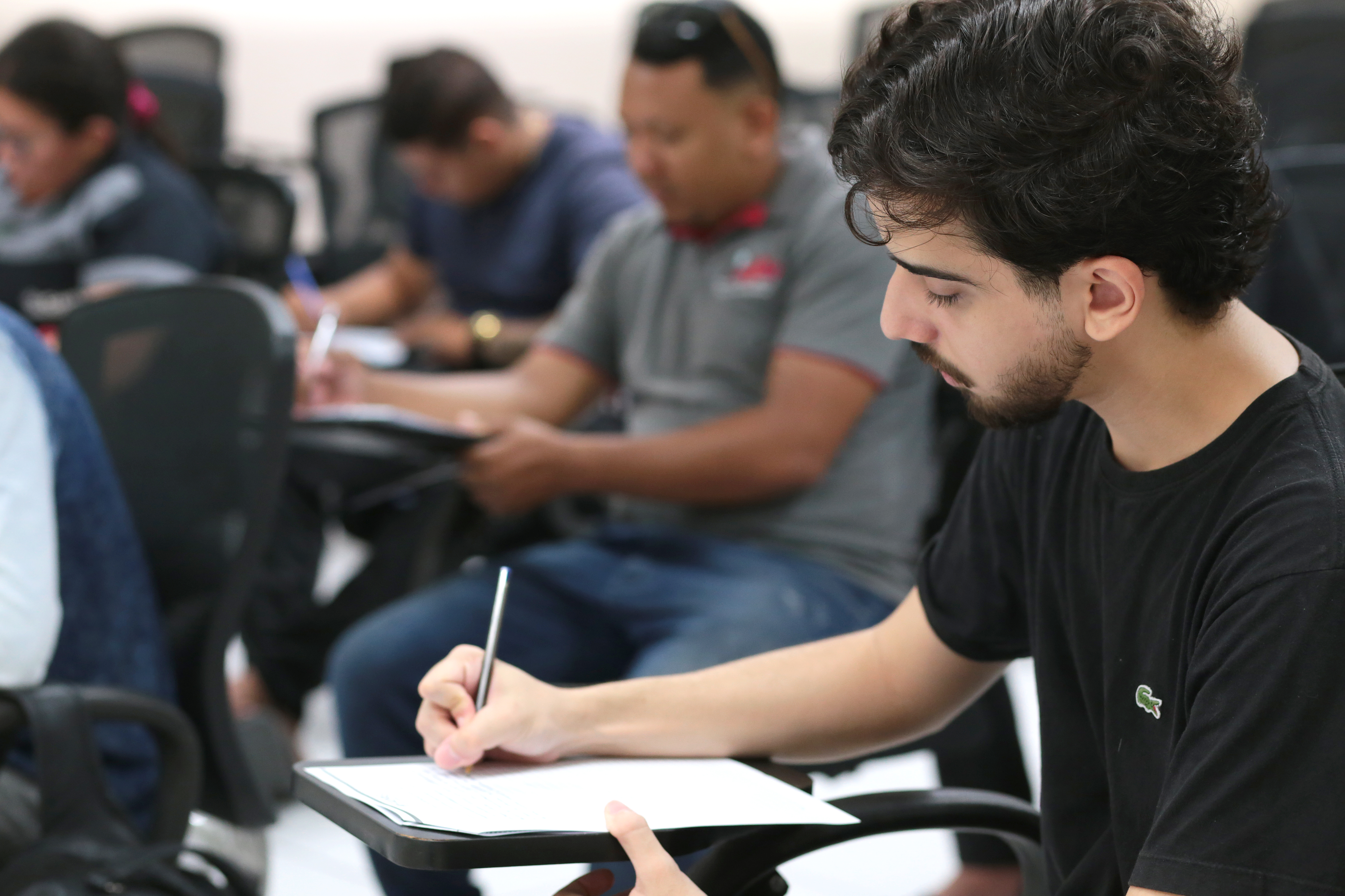 Projeto Superação da Alece transforma a vida de alunos e garante esperança a quem voltou a estudar