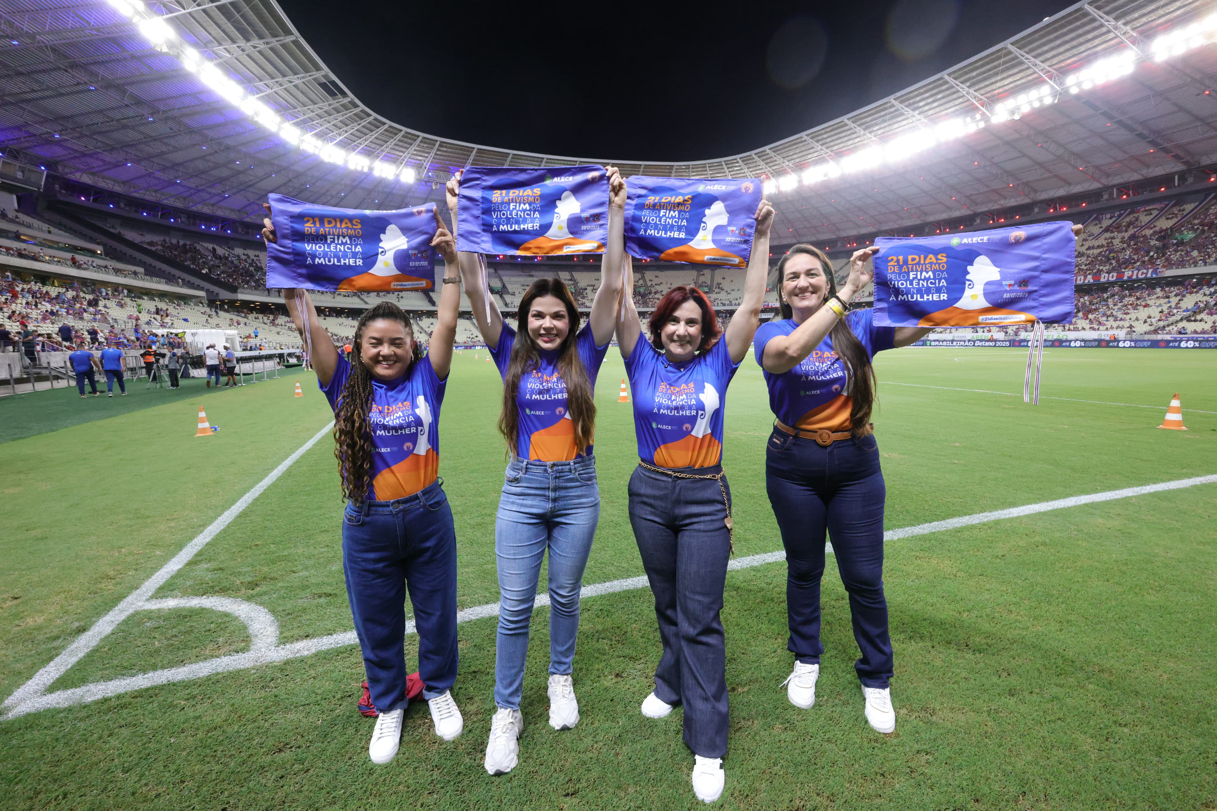 Procuradoria da Mulher da Alece mobiliza torcedores no Castelão contra a violência de gênero