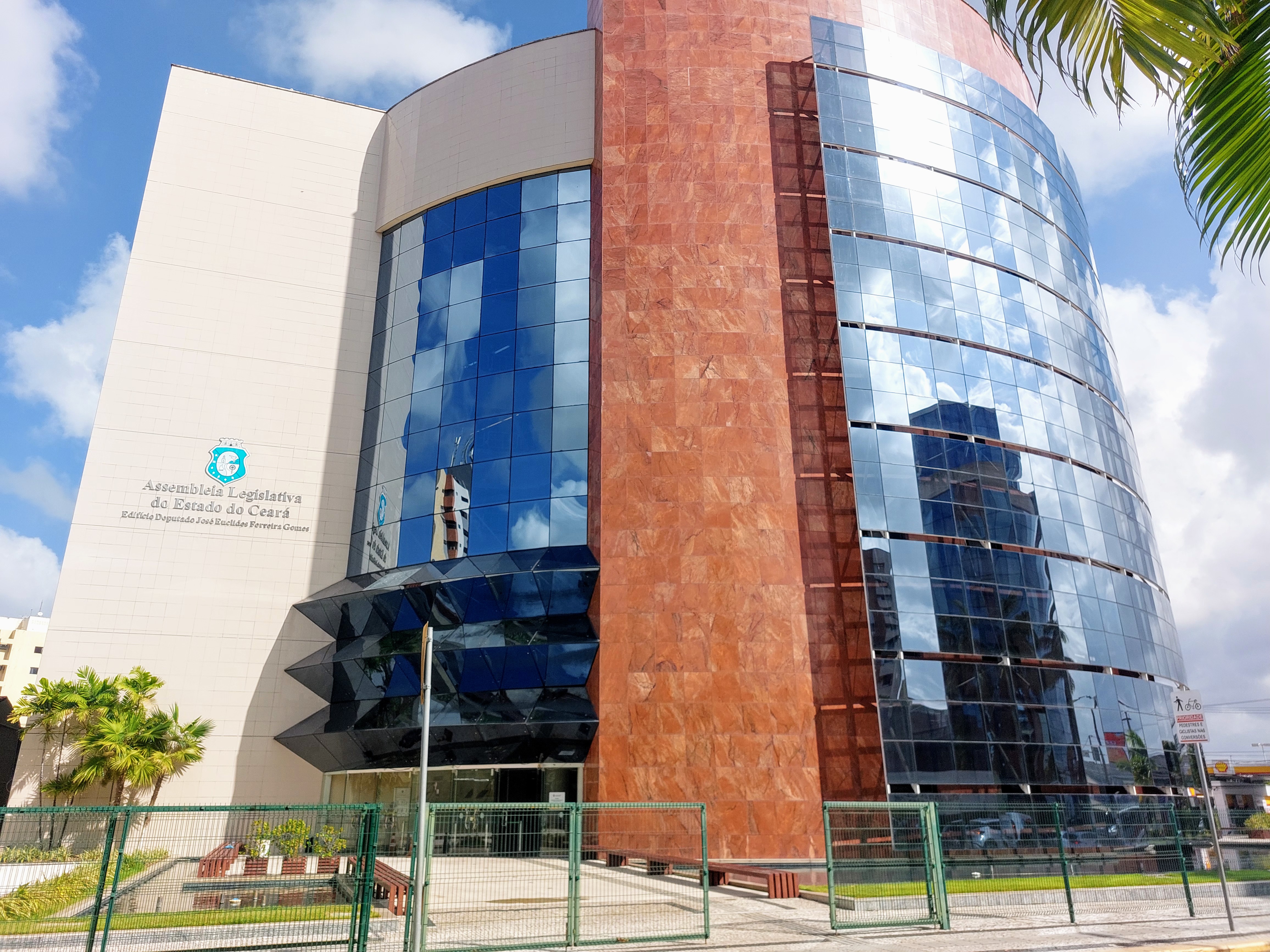 Edifício Deputado José Euclides Ferreira Gomes (anexo II da Alece)