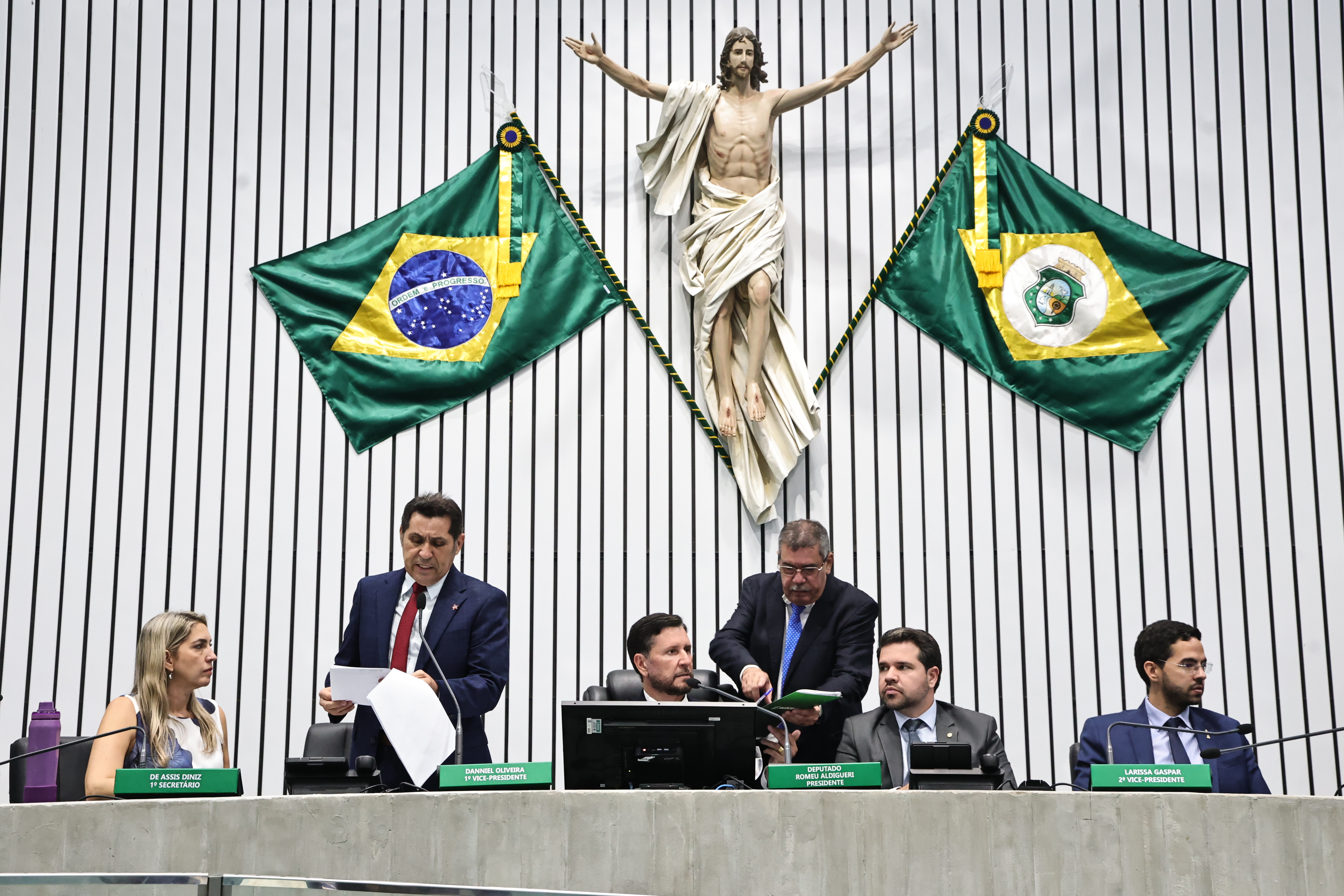 Aprovada prorrogação da permissão das cooperativas que atuam no transporte intermunicipal