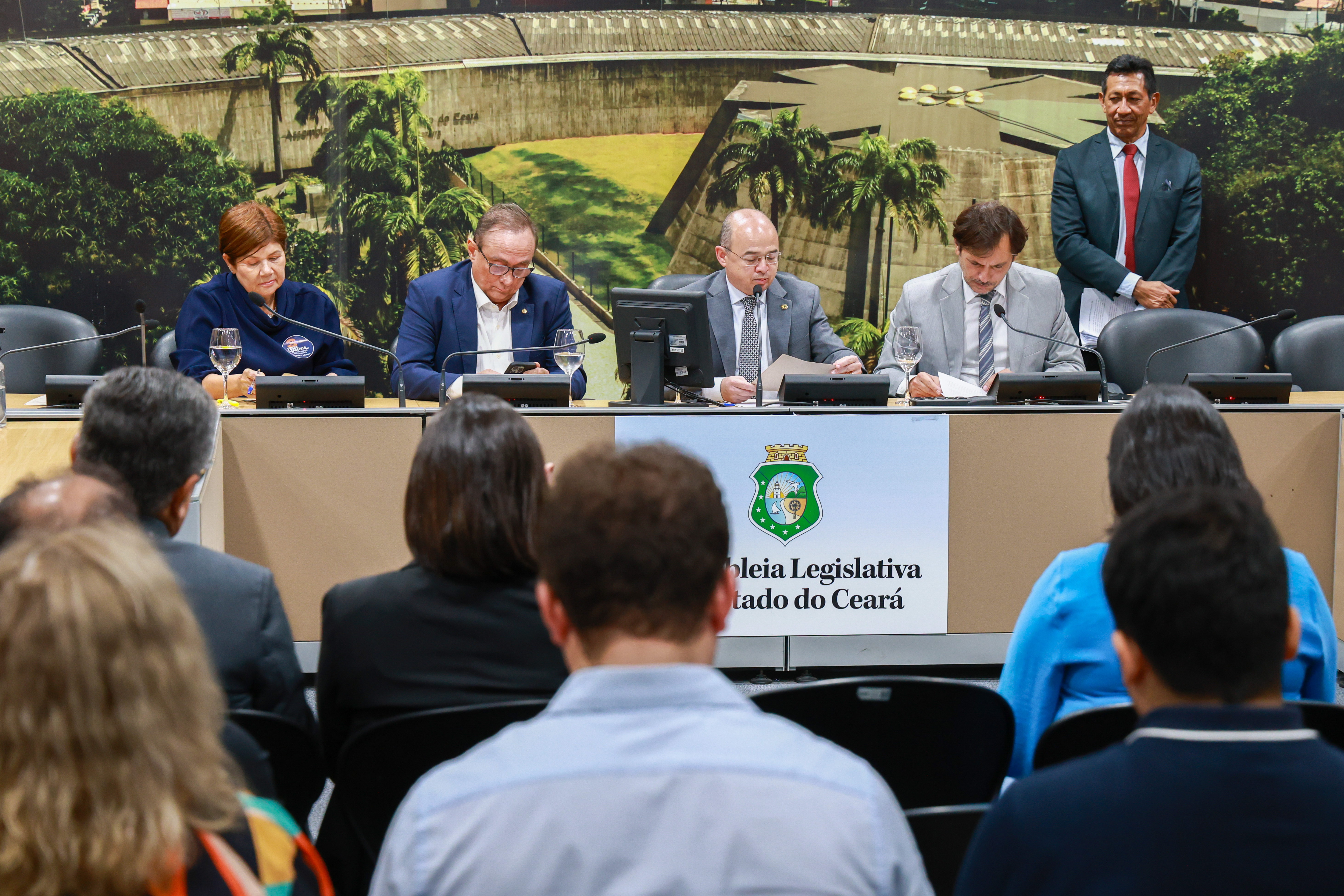 Coft aprova relatório do projeto de lei orçamentária 2026 e as contas do Governo 2024