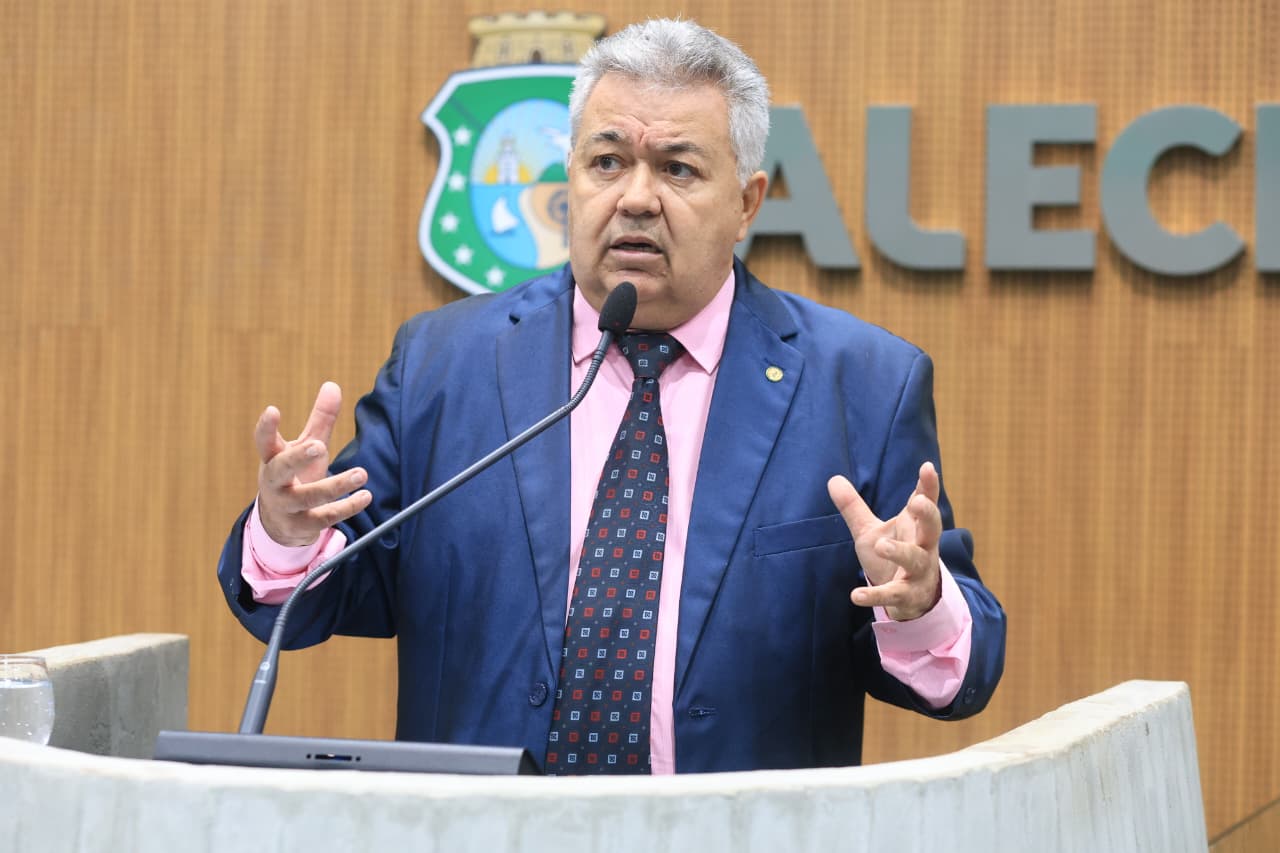 Tomaz Holanda defende a aprovação de projetos voltados à proteção às mulheres