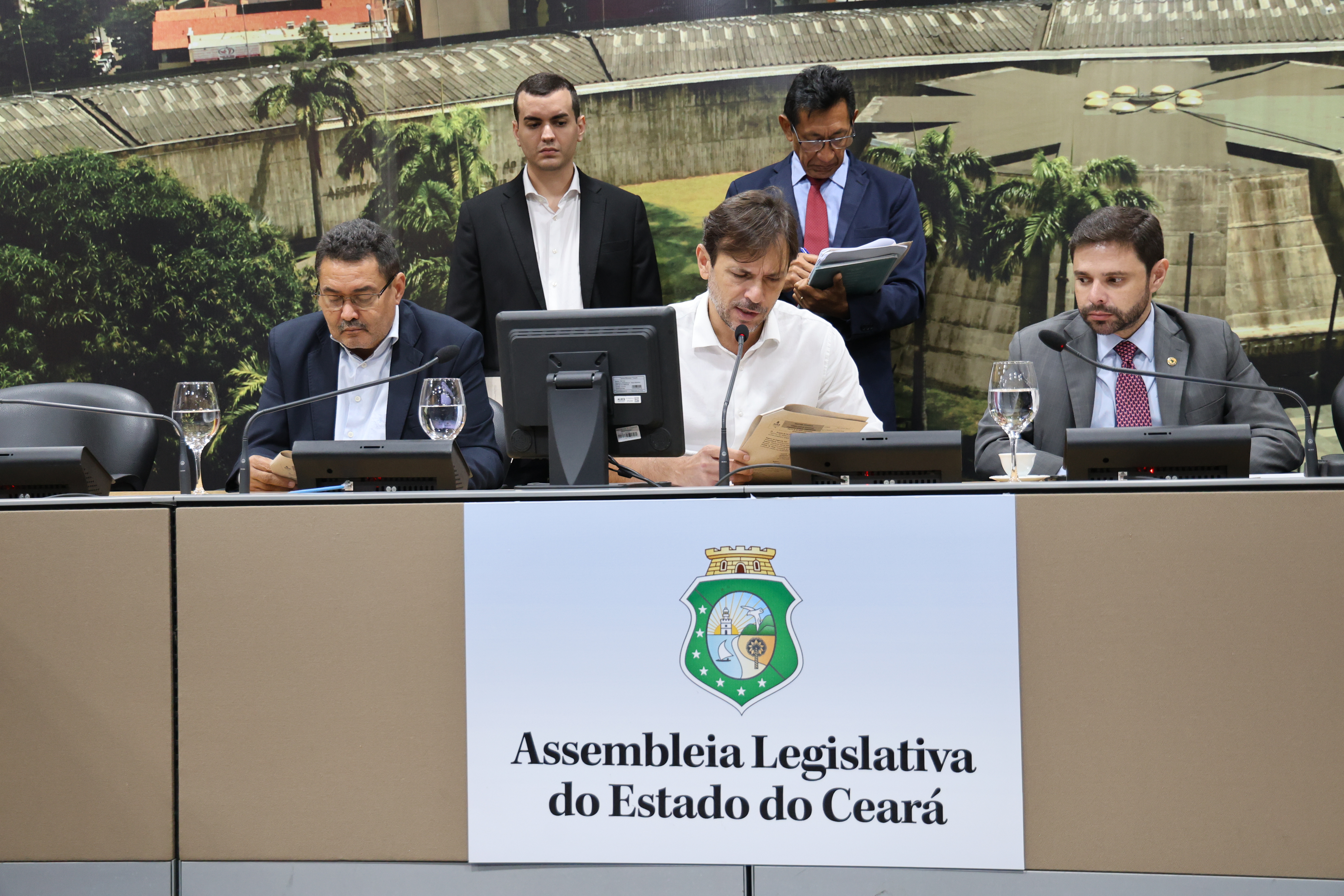 CCJR aprova 21 projetos de deputados nesta terça-feira
