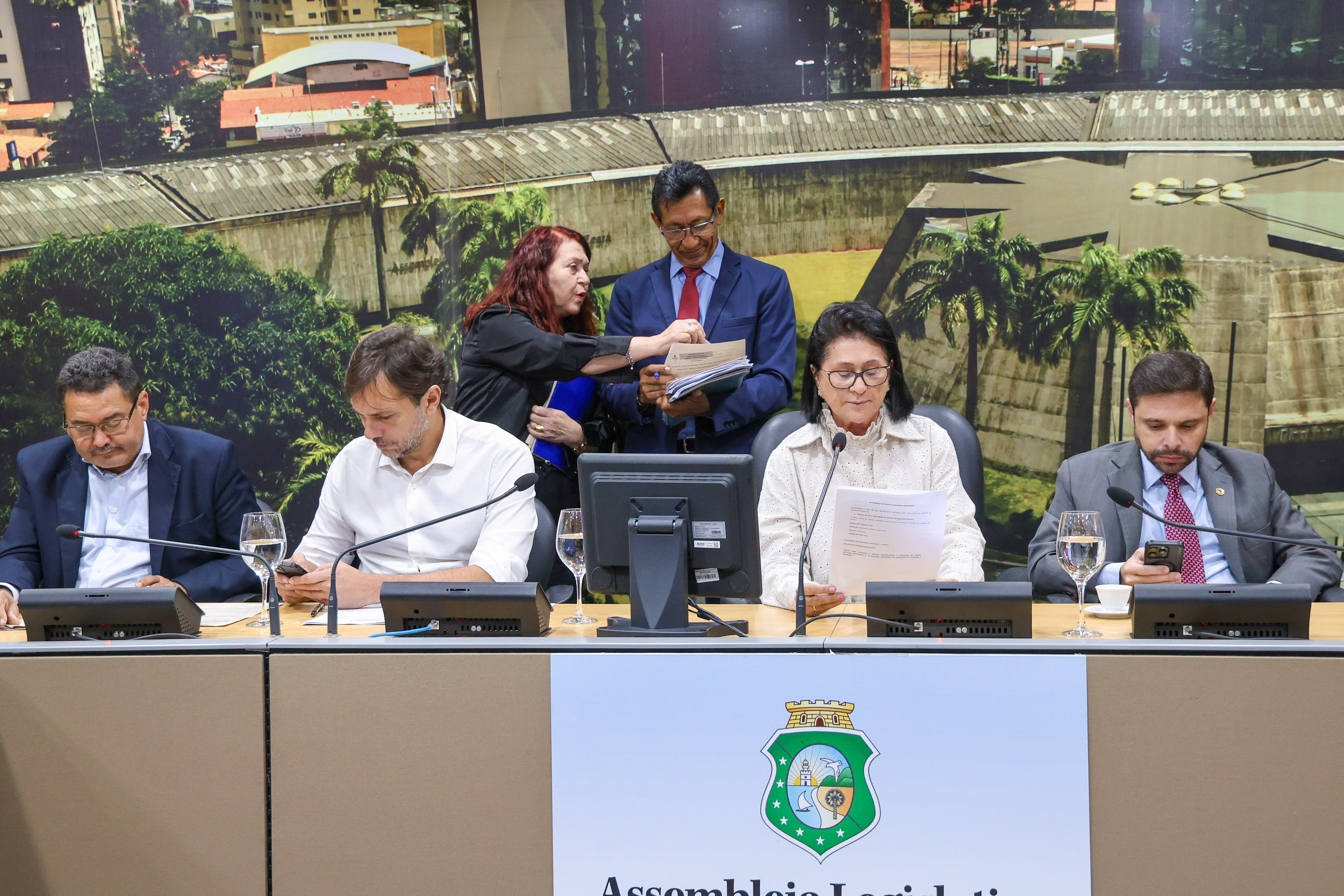 Comissões aprovam projetos nas áreas de turismo, saúde mental e inovação
